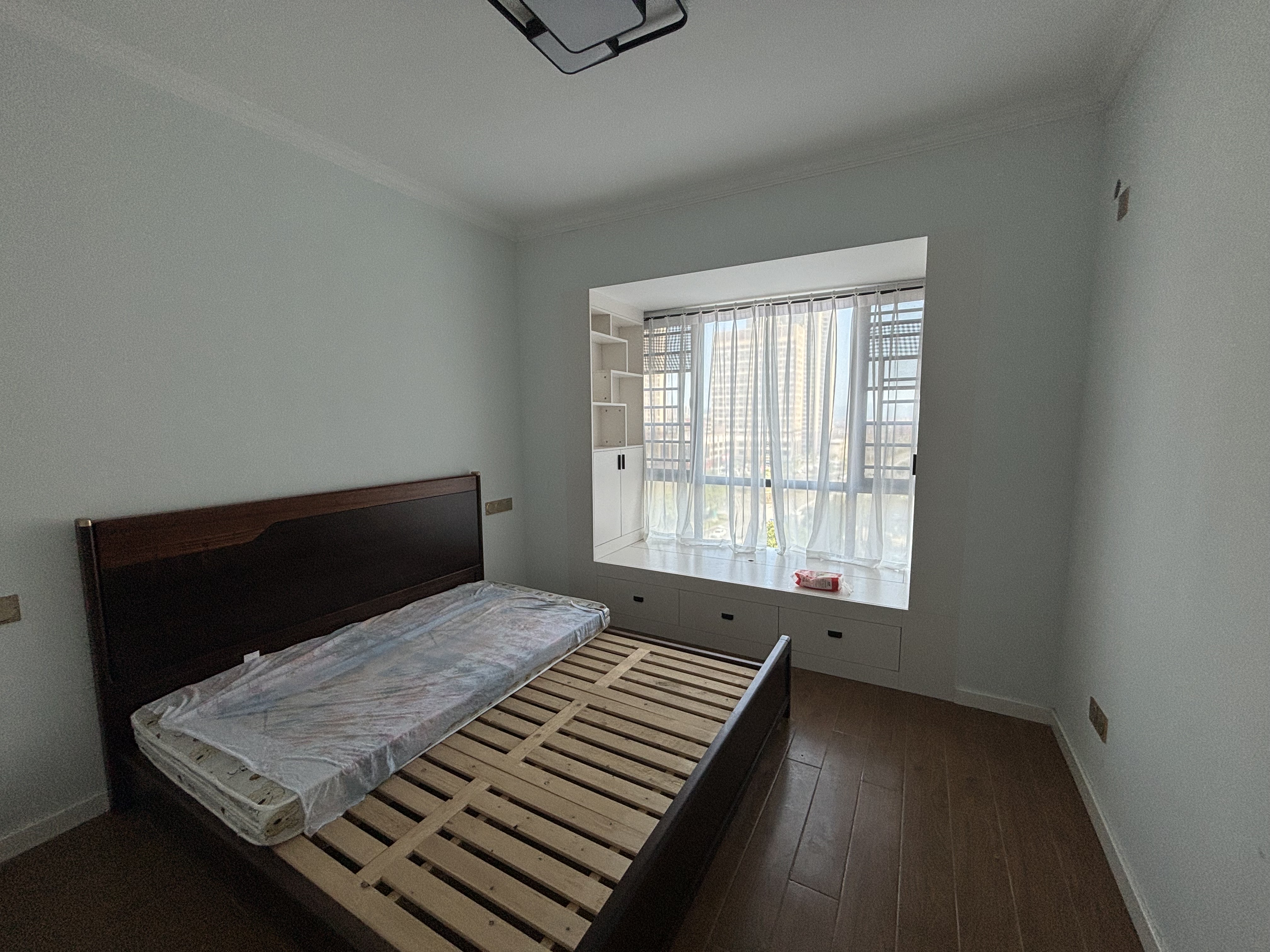 檀香山  4室2厅2卫   3300.00元/月室内图