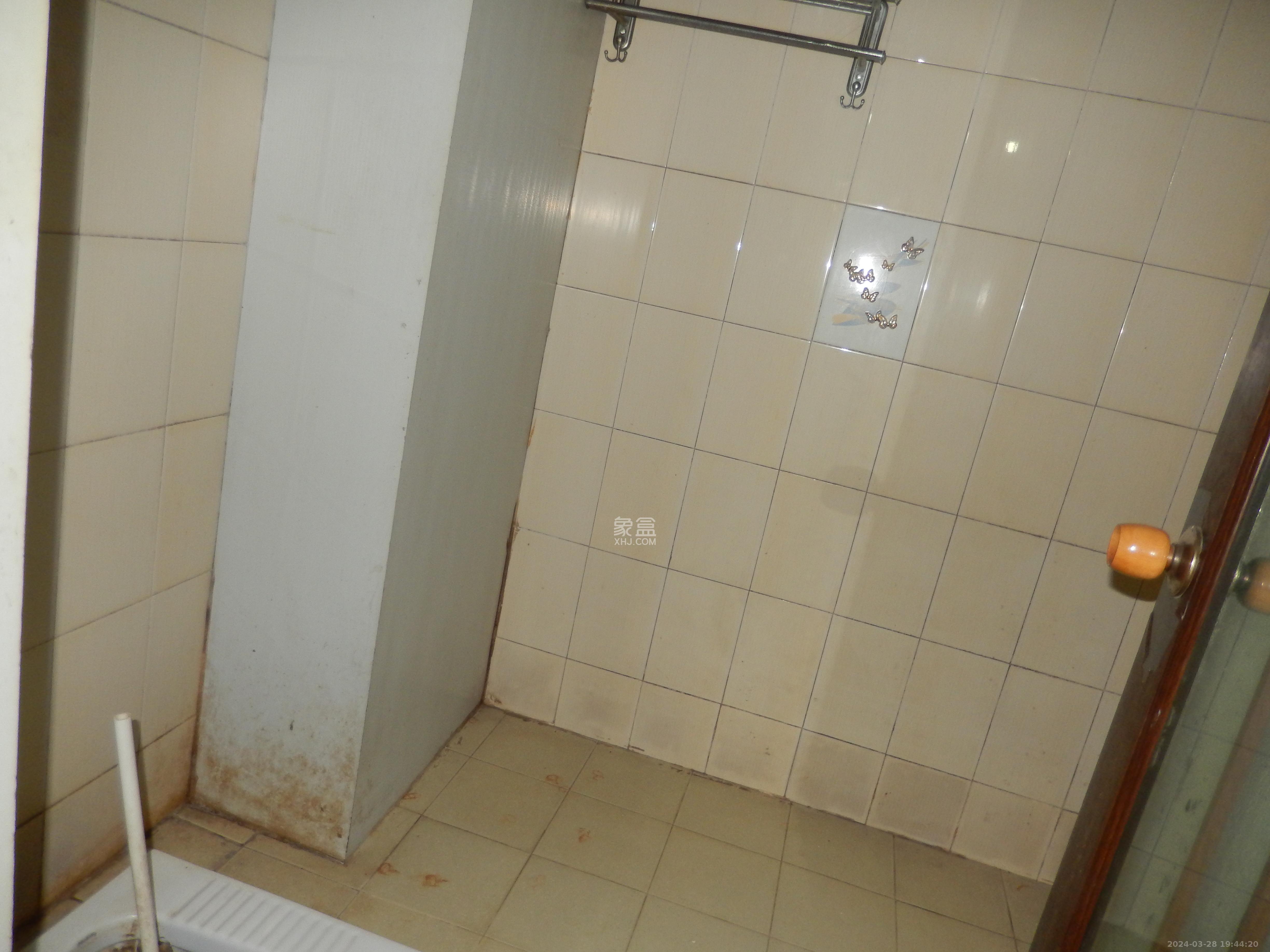 德邦新村  3室2厅2卫   2000.00元/月室内图