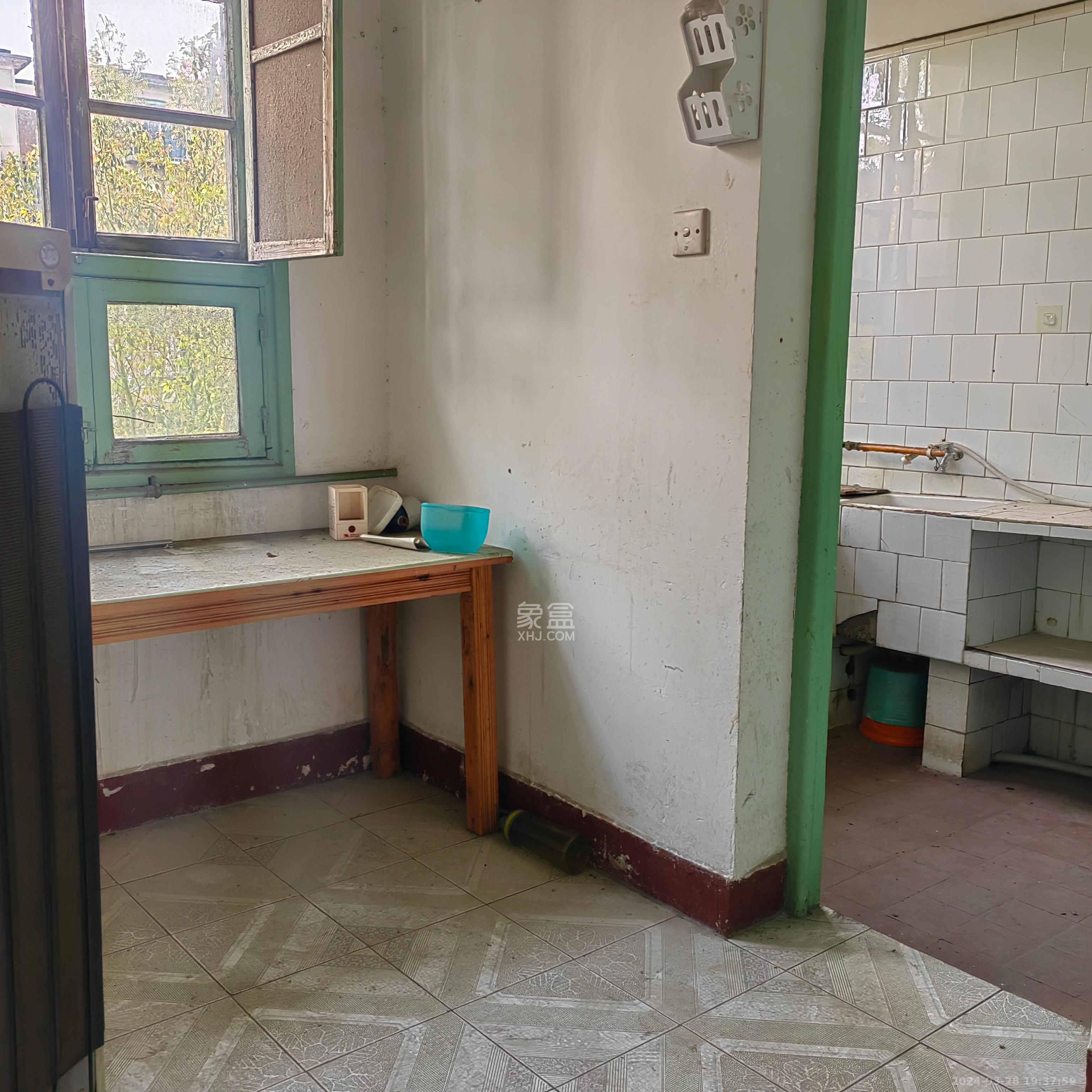 三印宿舍 3室1厅1卫 1600.0元/月 三印宿舍 3室1厅1卫 1600.0元/月室内图