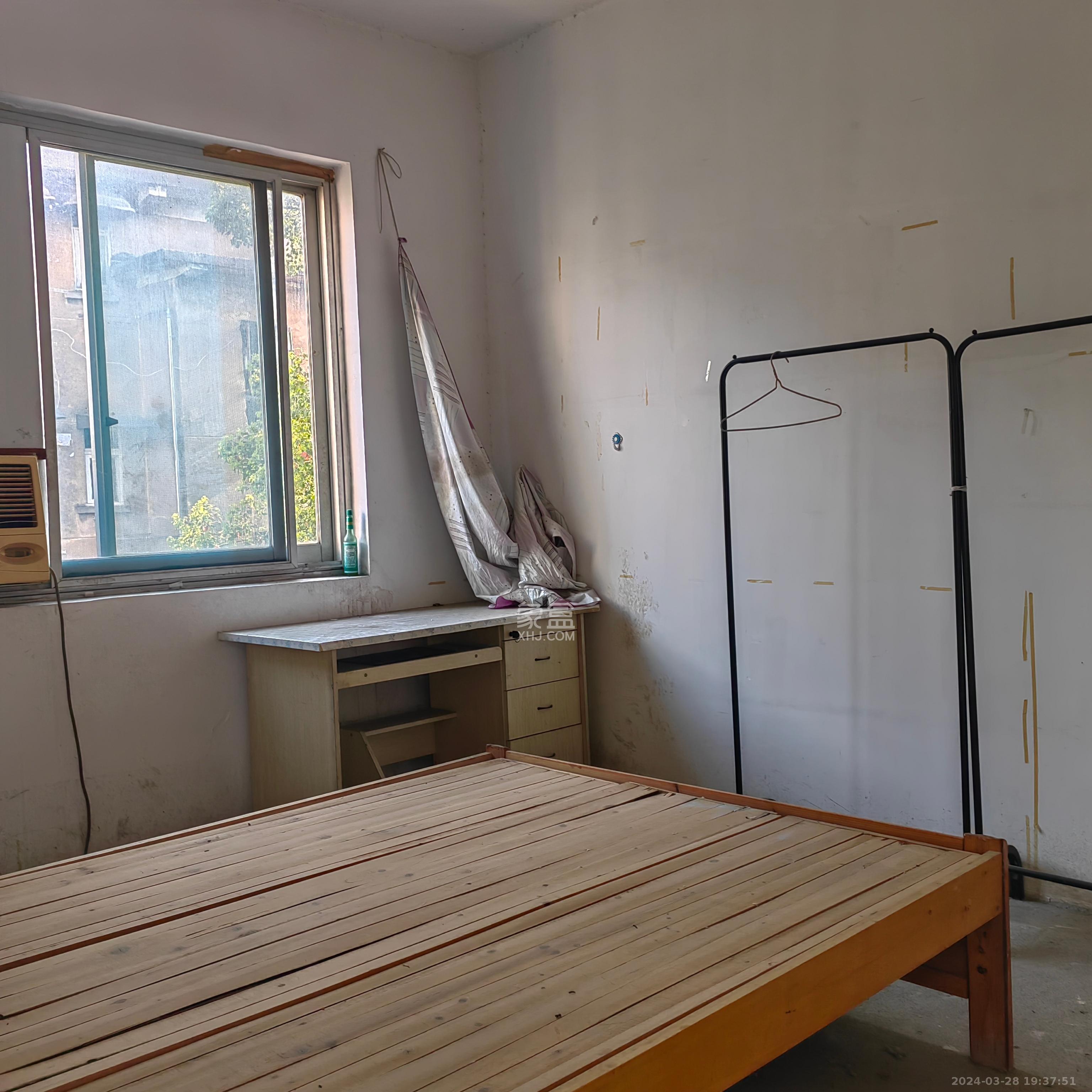 三印宿舍 3室1厅1卫 1600.0元/月 三印宿舍 3室1厅1卫 1600.0元/月室内图