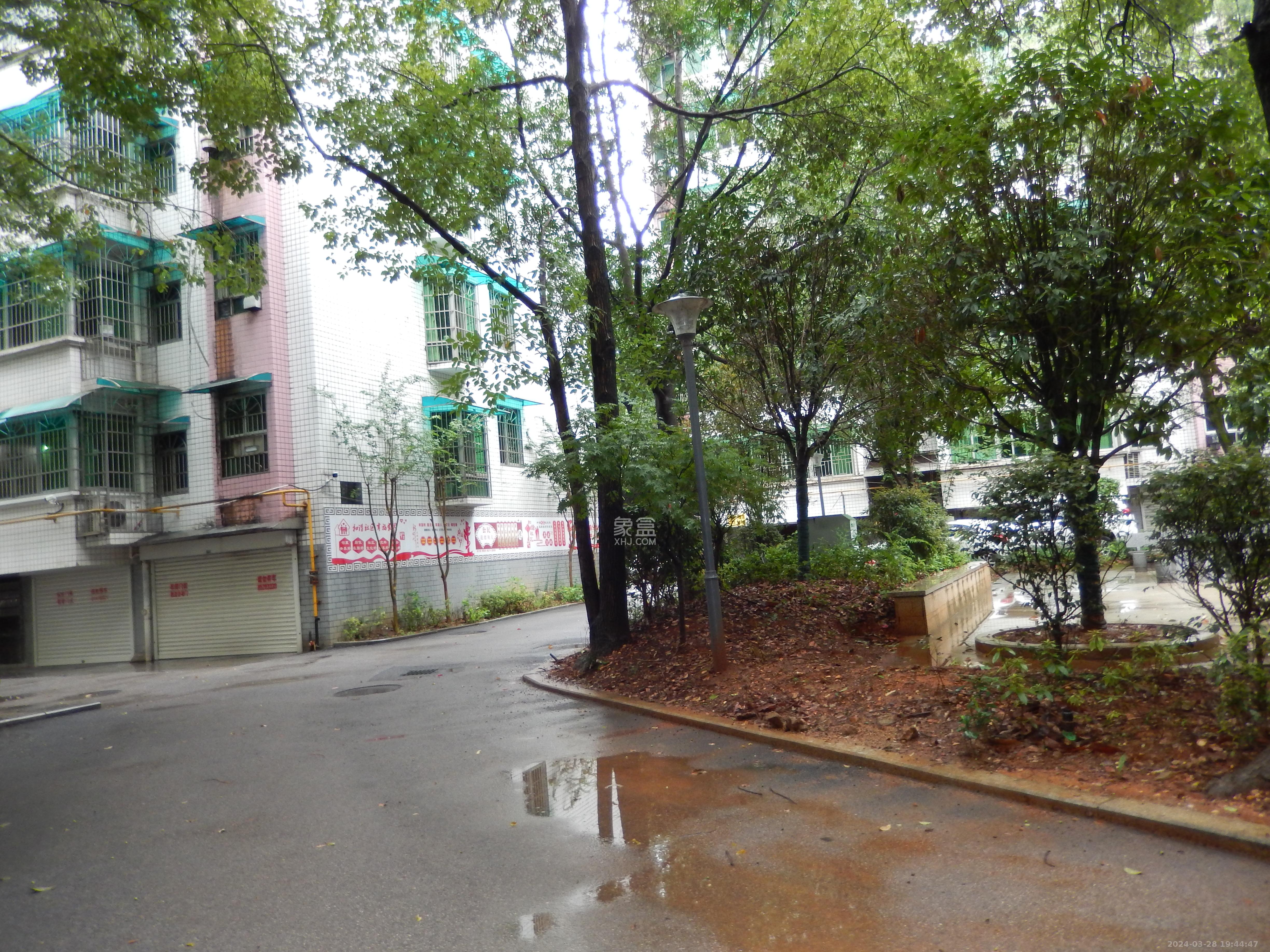 德邦新村  3室2厅2卫   2000.00元/月小区图