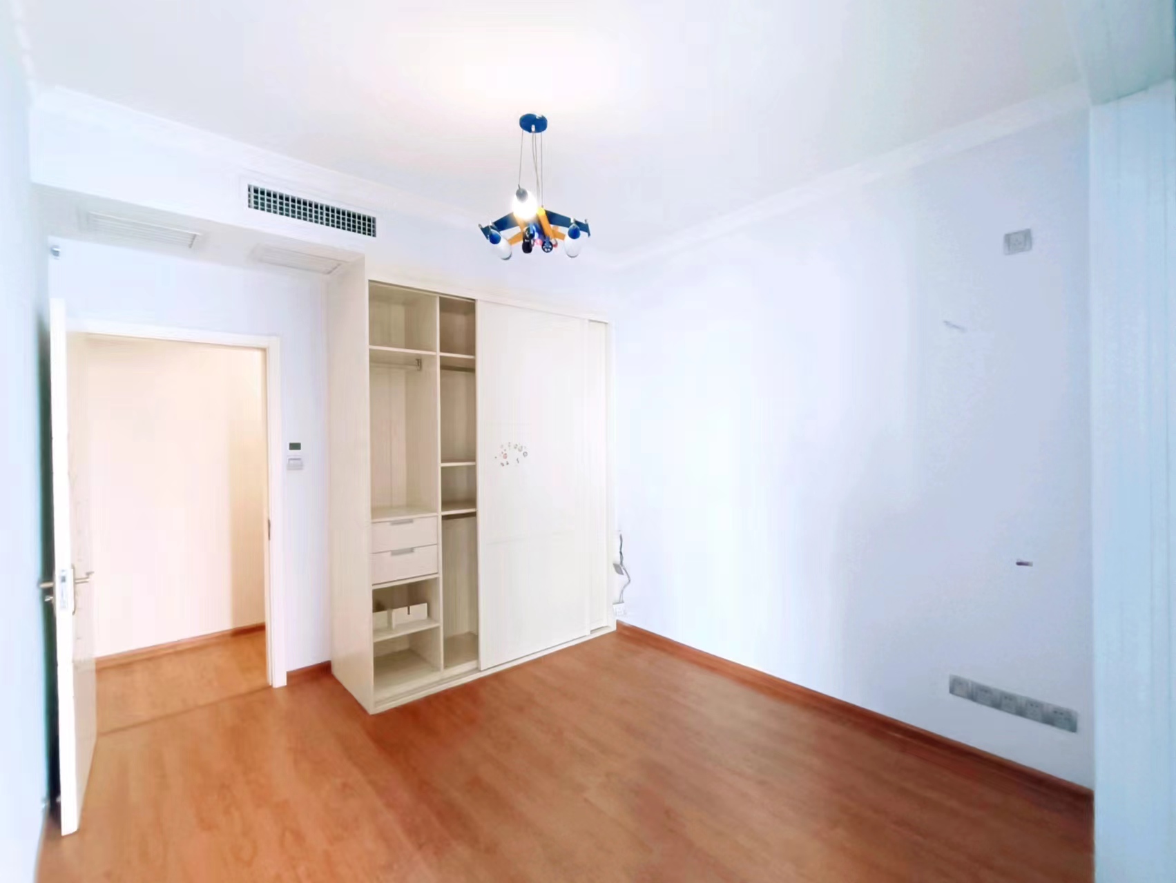 丽景滨江  4室3厅2卫    110.0万 丽景滨江  4室3厅2卫    110.0万室内图