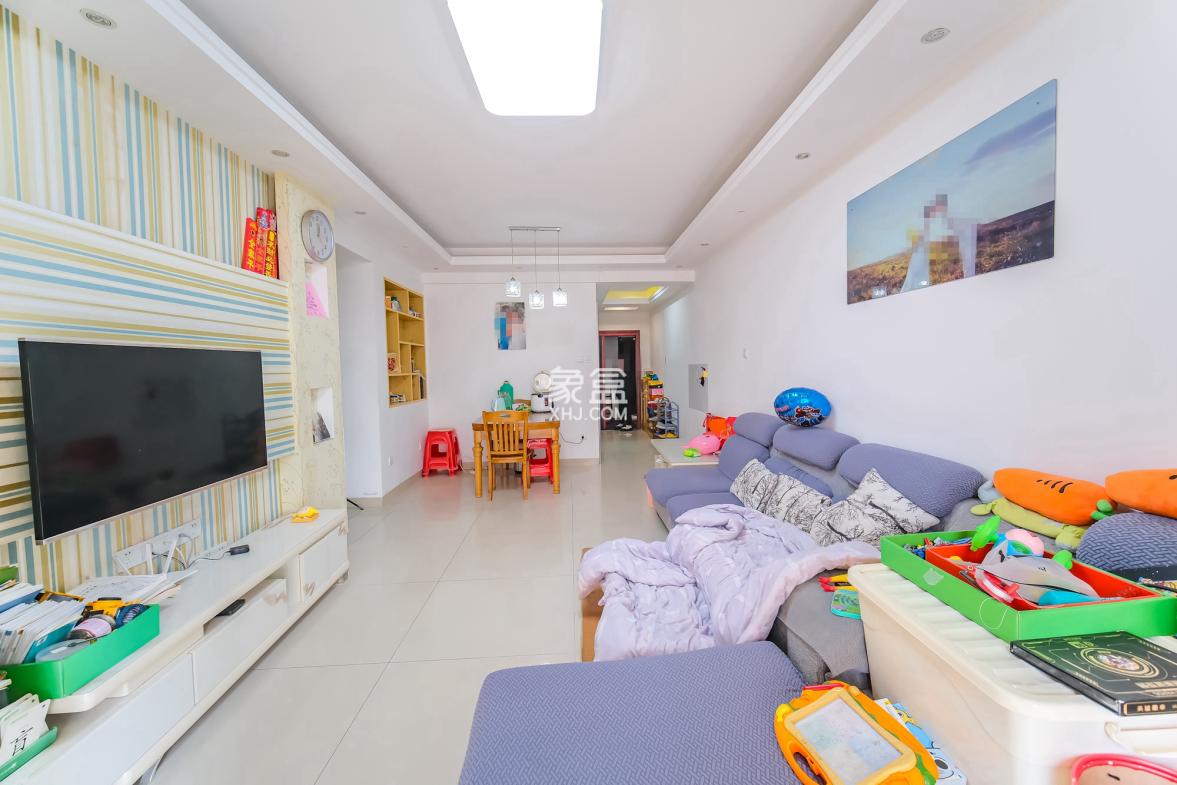 花样年华  3室2厅1卫    64.5万 花样年华  3室2厅1卫    64.5万客厅