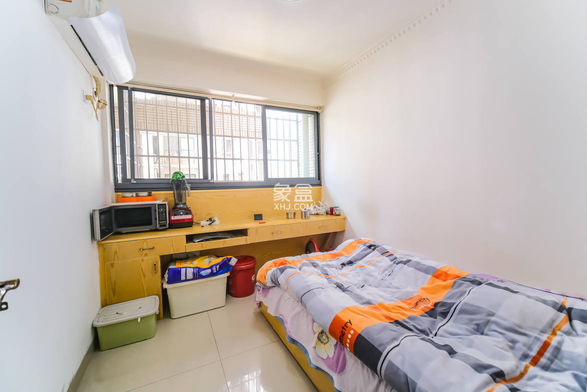 花样年华  3室2厅1卫    64.5万 花样年华  3室2厅1卫    64.5万卧室