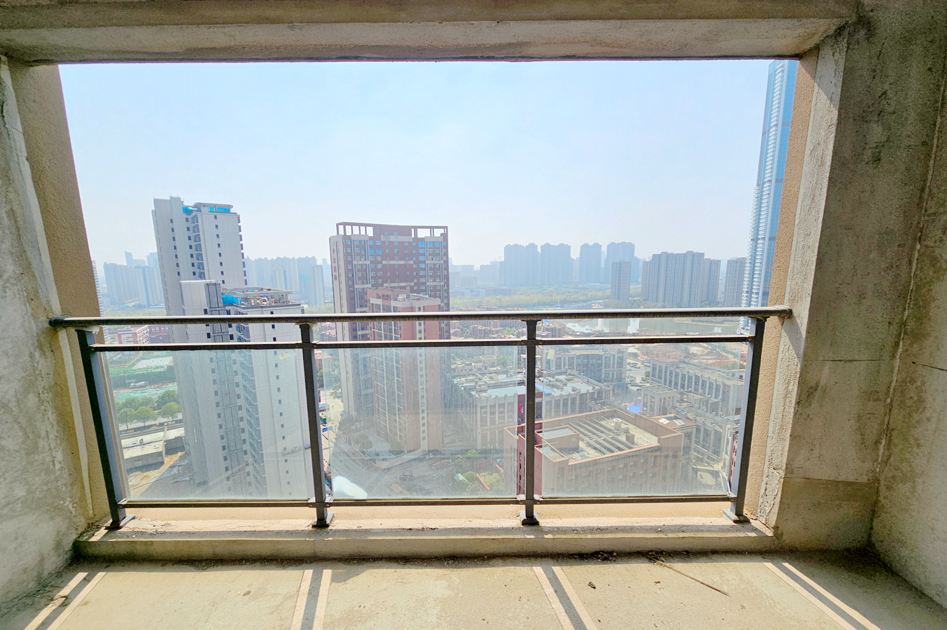 江河东澜湾  3室2厅2卫   114.00万其他