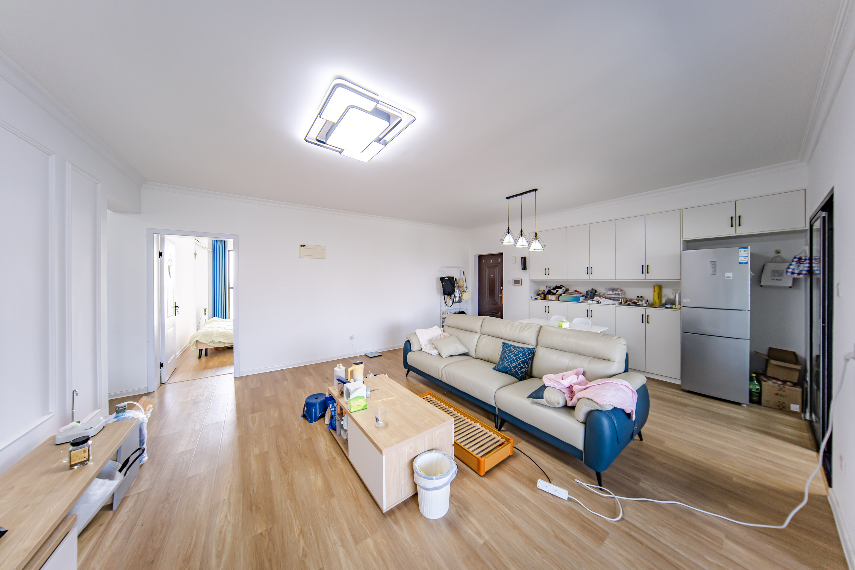 洋湖18克拉(旷远洋湖18克拉)  3室2厅1卫    135.0万 洋湖18克拉(旷远洋湖18克拉)  3室2厅1卫    135.0万客厅