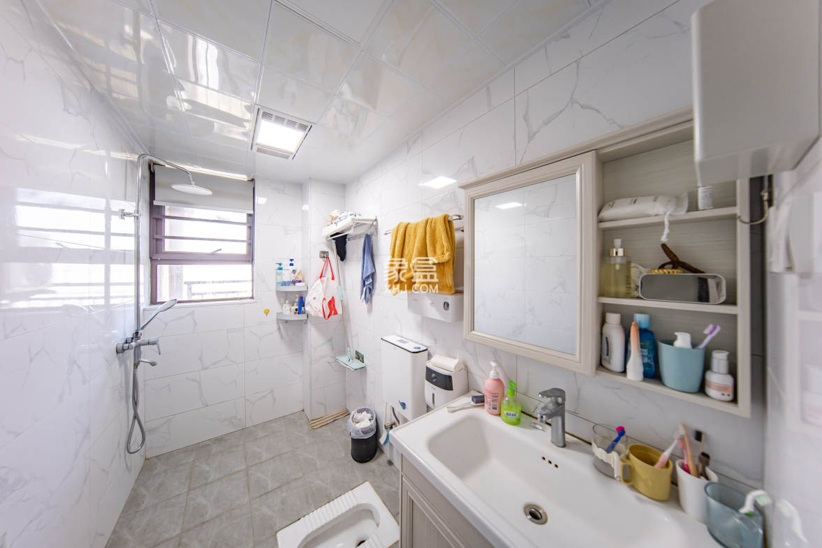 洋湖18克拉(旷远洋湖18克拉)  3室2厅1卫    135.0万 洋湖18克拉(旷远洋湖18克拉)  3室2厅1卫    135.0万卫生间