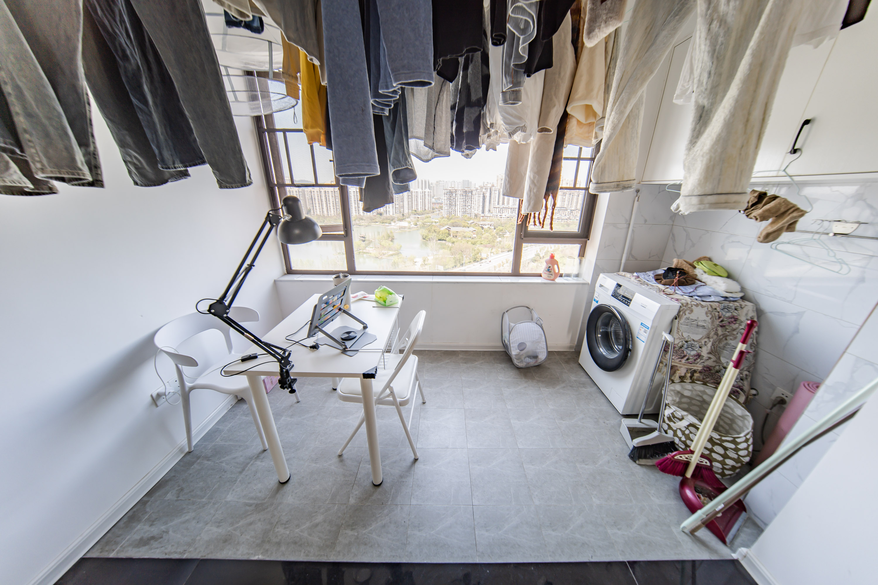 洋湖18克拉(旷远洋湖18克拉)  3室2厅1卫    135.0万 洋湖18克拉(旷远洋湖18克拉)  3室2厅1卫    135.0万阳台