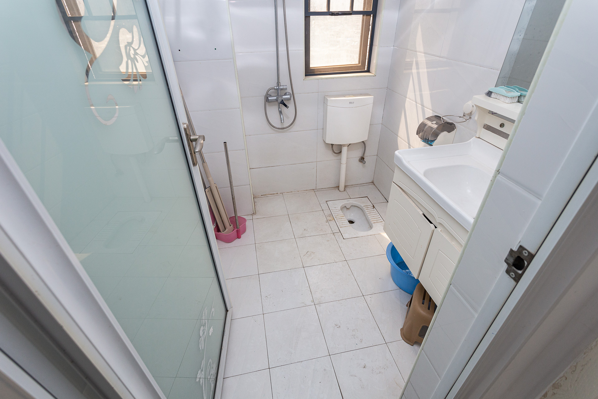 名家翡翠花园 5室2厅1卫 124.6万 名家翡翠花园 5室2厅1卫 124.6万卫生间