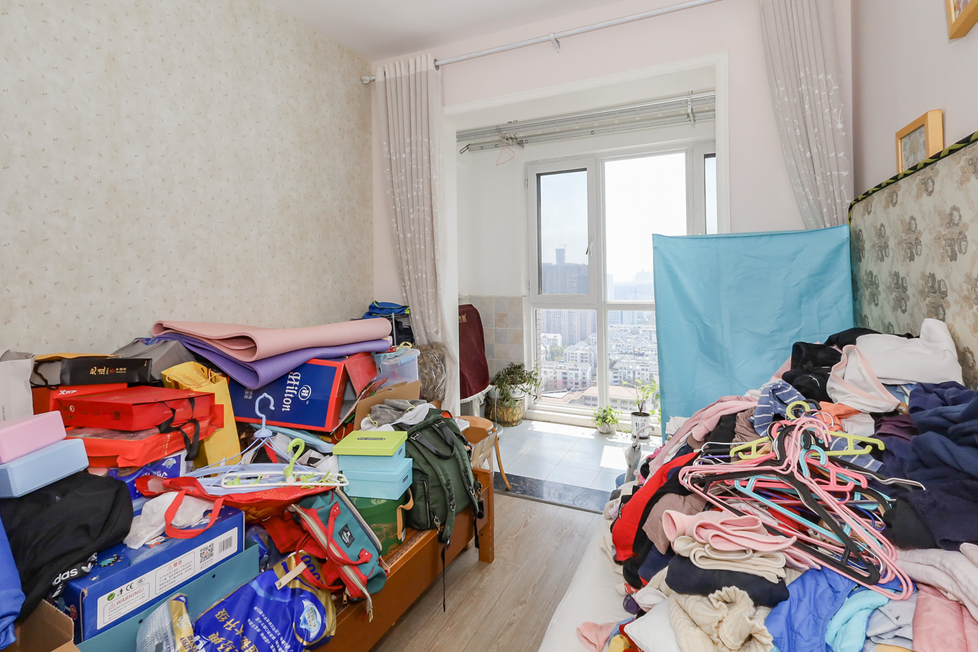 八方小区C区  3室2厅2卫   447.00万卧室