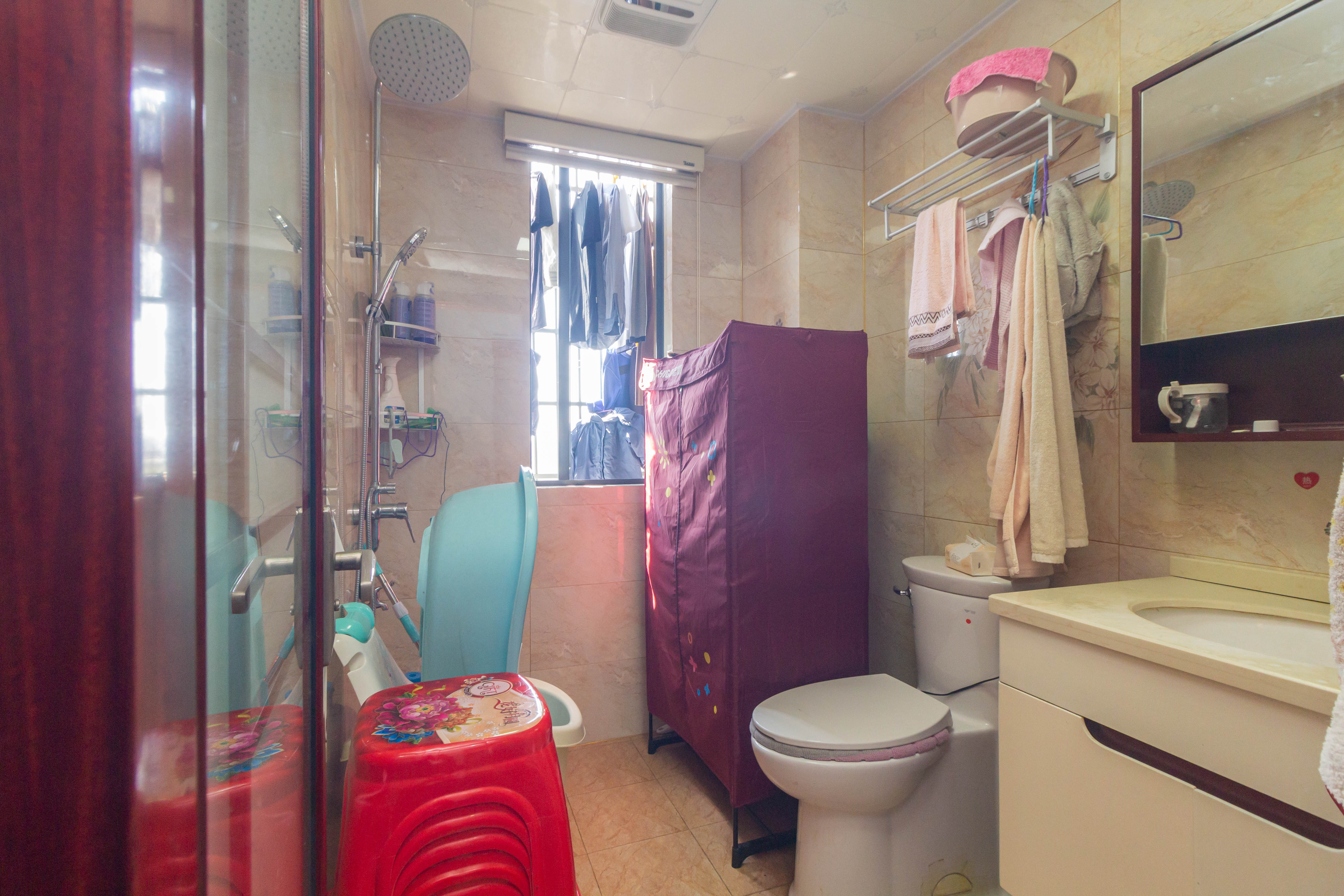 爵世名邸东湖(东湖壹号企业总部基地) 3室2厅2卫 120.0万 爵世名邸东湖(东湖壹号企业总部基地) 3室2厅2卫 120.0万卫生间