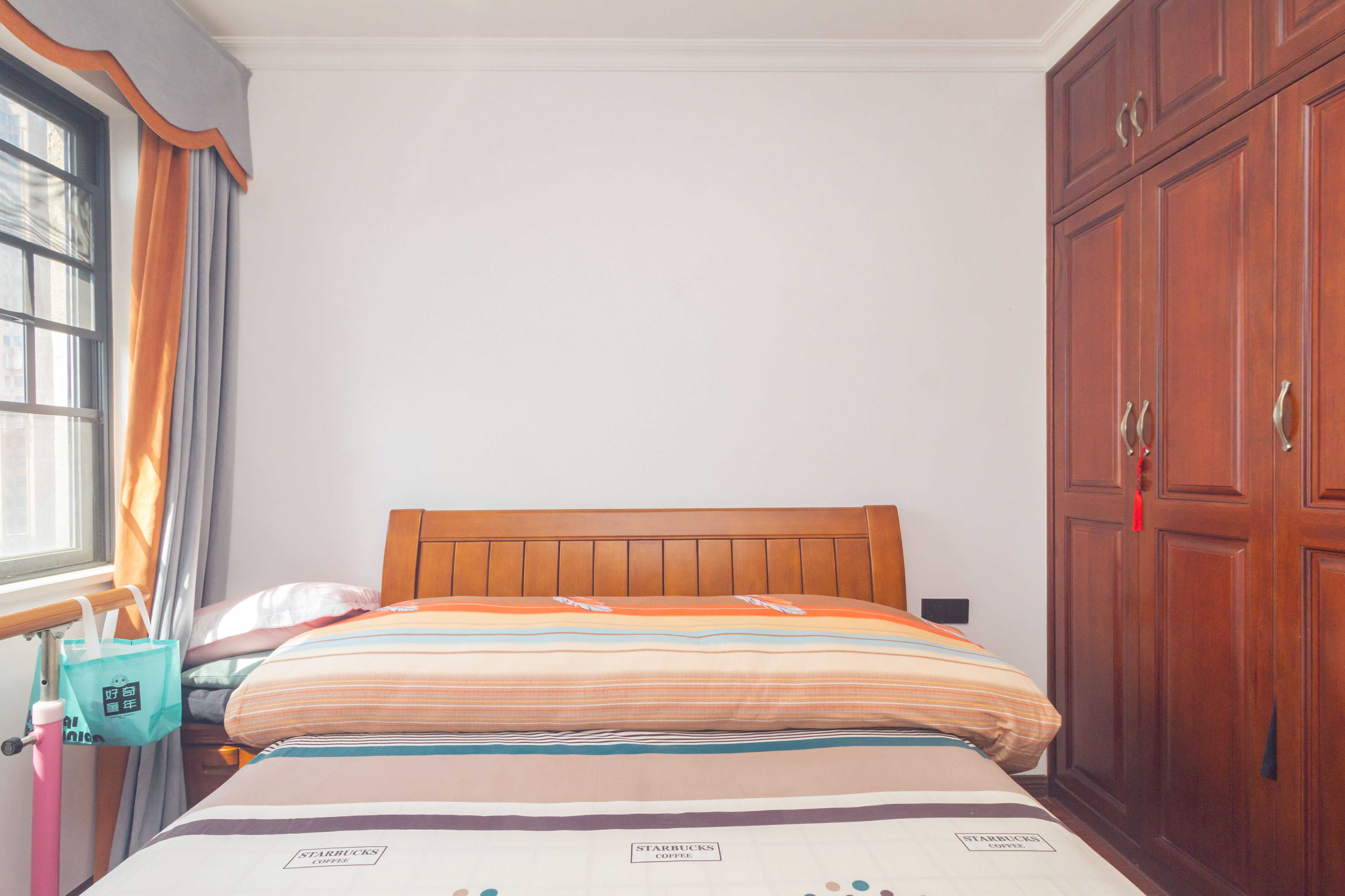 爵世名邸东湖(东湖壹号企业总部基地) 3室2厅2卫 120.0万 爵世名邸东湖(东湖壹号企业总部基地) 3室2厅2卫 120.0万卧室