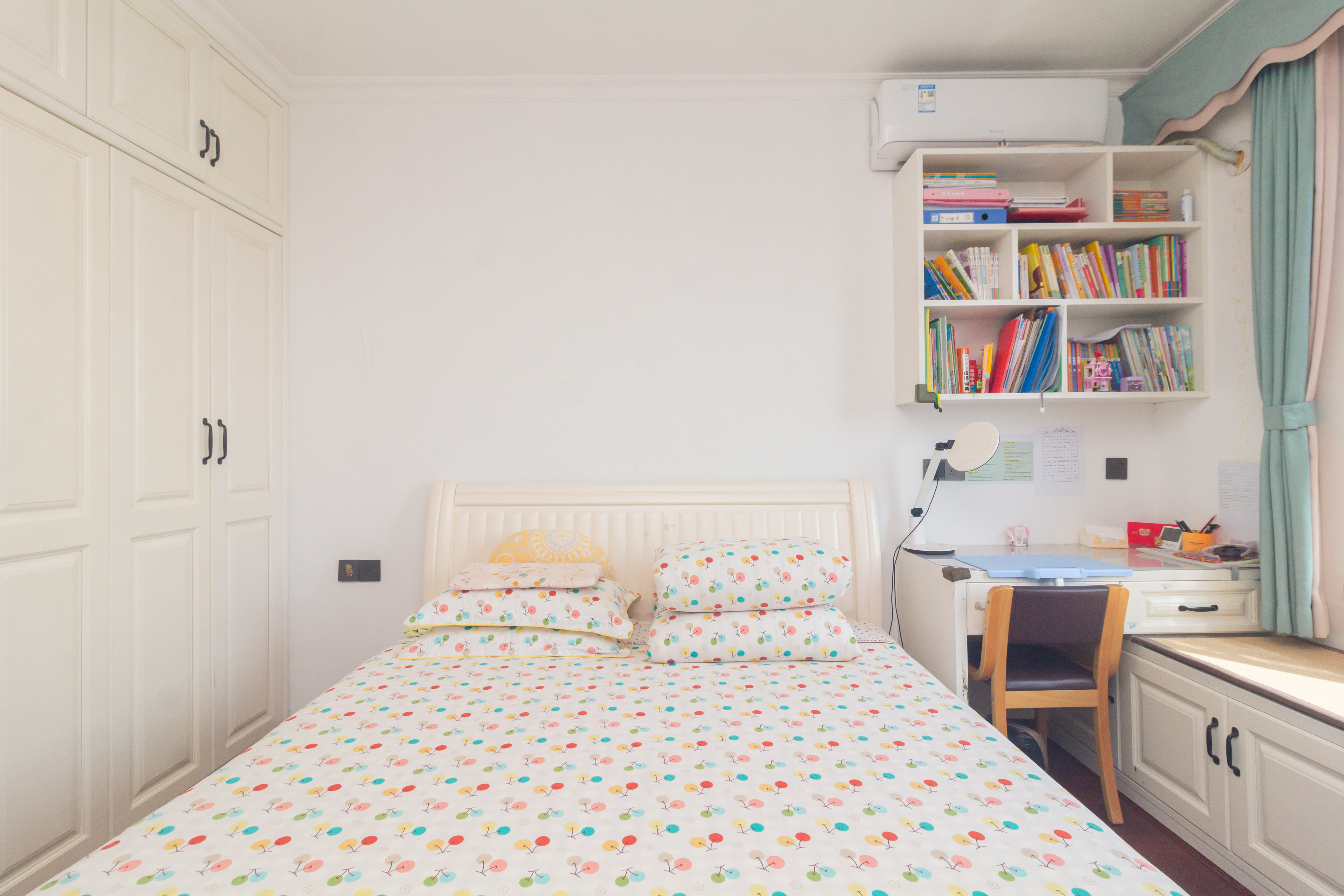 爵世名邸东湖(东湖壹号企业总部基地) 3室2厅2卫 120.0万 爵世名邸东湖(东湖壹号企业总部基地) 3室2厅2卫 120.0万卧室