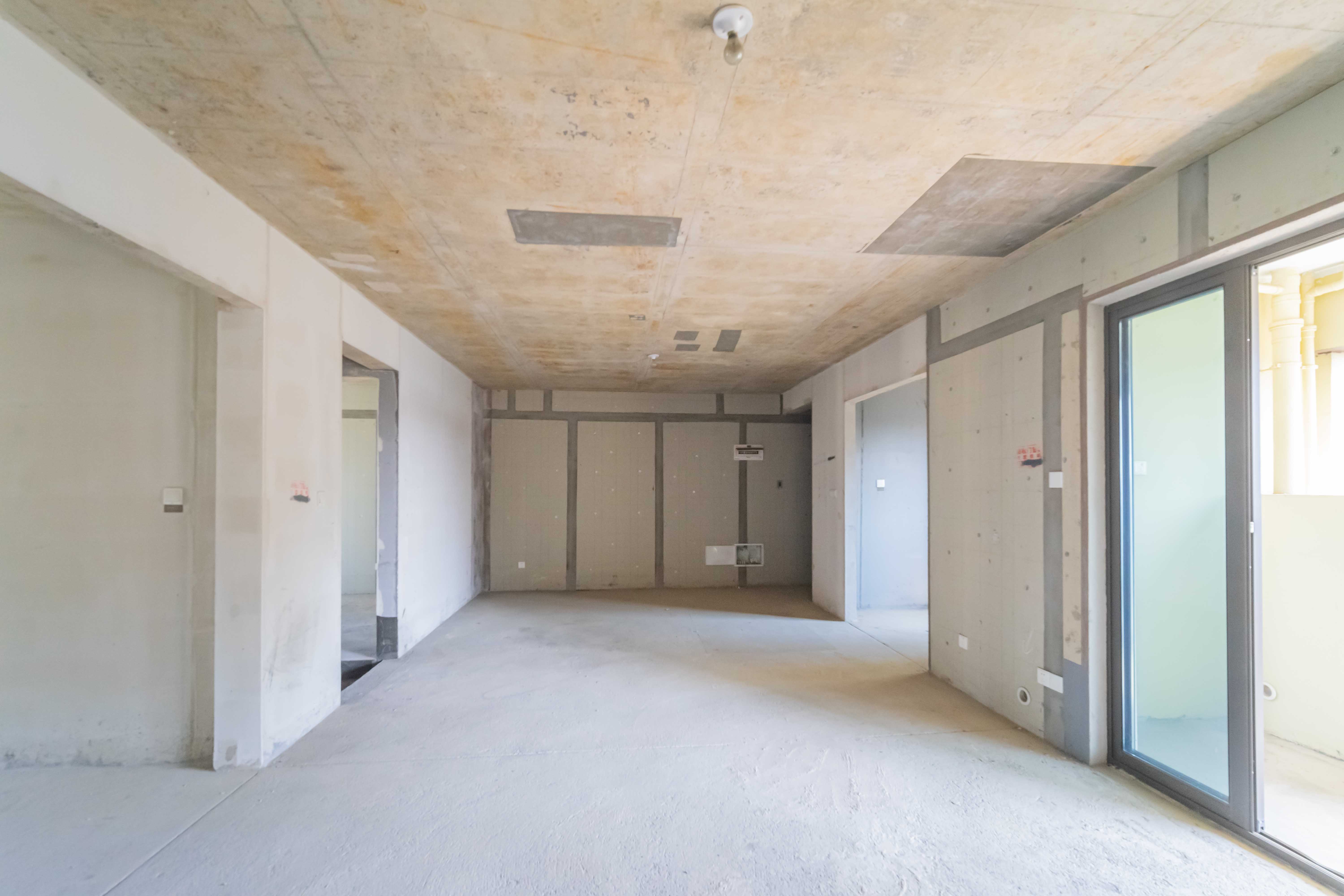 阳光城尚东湾蓝莓苑  4室2厅2卫    130.0万 阳光城尚东湾蓝莓苑  4室2厅2卫    130.0万客厅