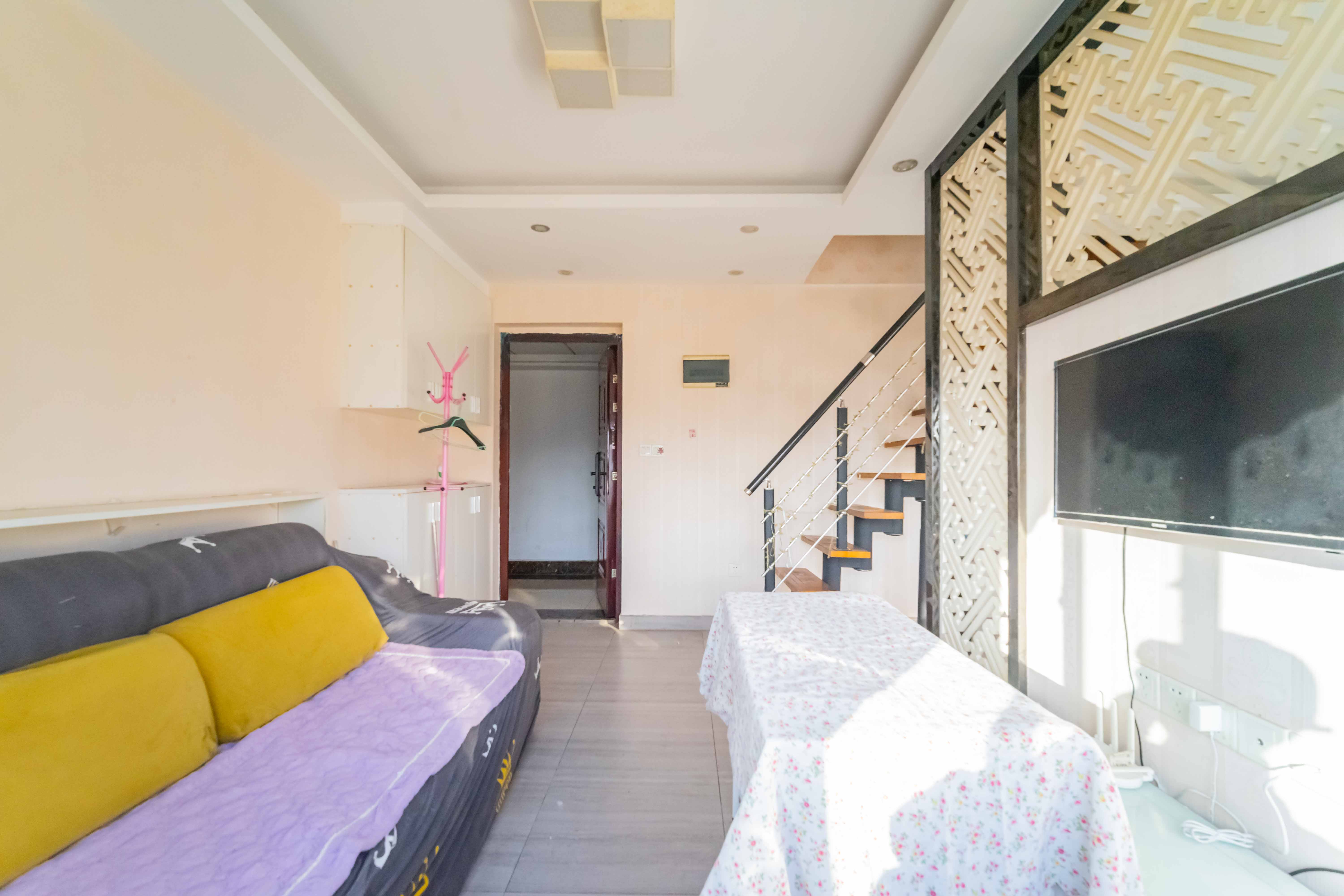 金色loft（鑫秋大厦）  2室2厅1卫   56.00万客厅