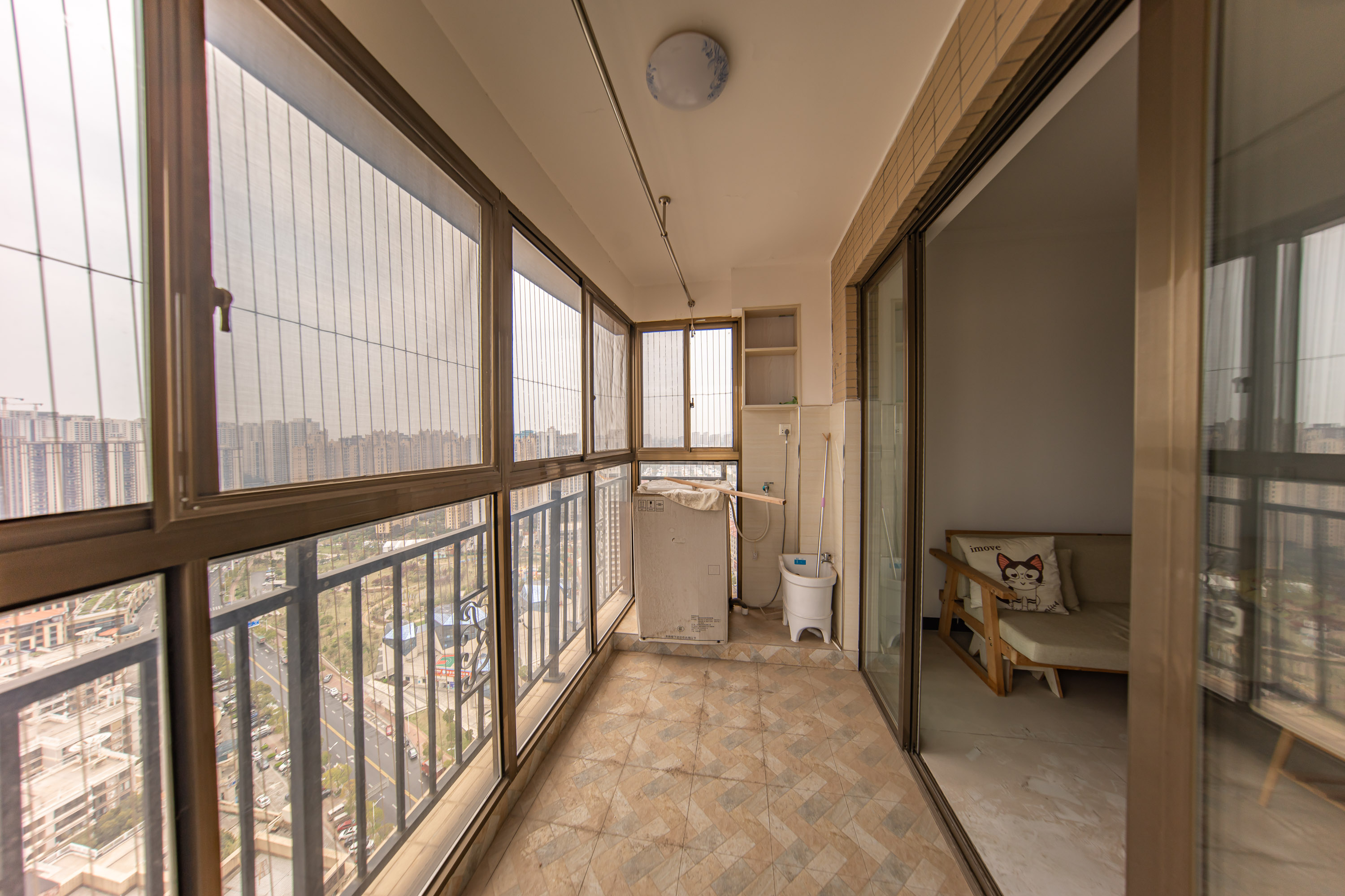 江山帝景雅典 3室2厅1卫 72.0万 江山帝景雅典 3室2厅1卫 72.0万阳台