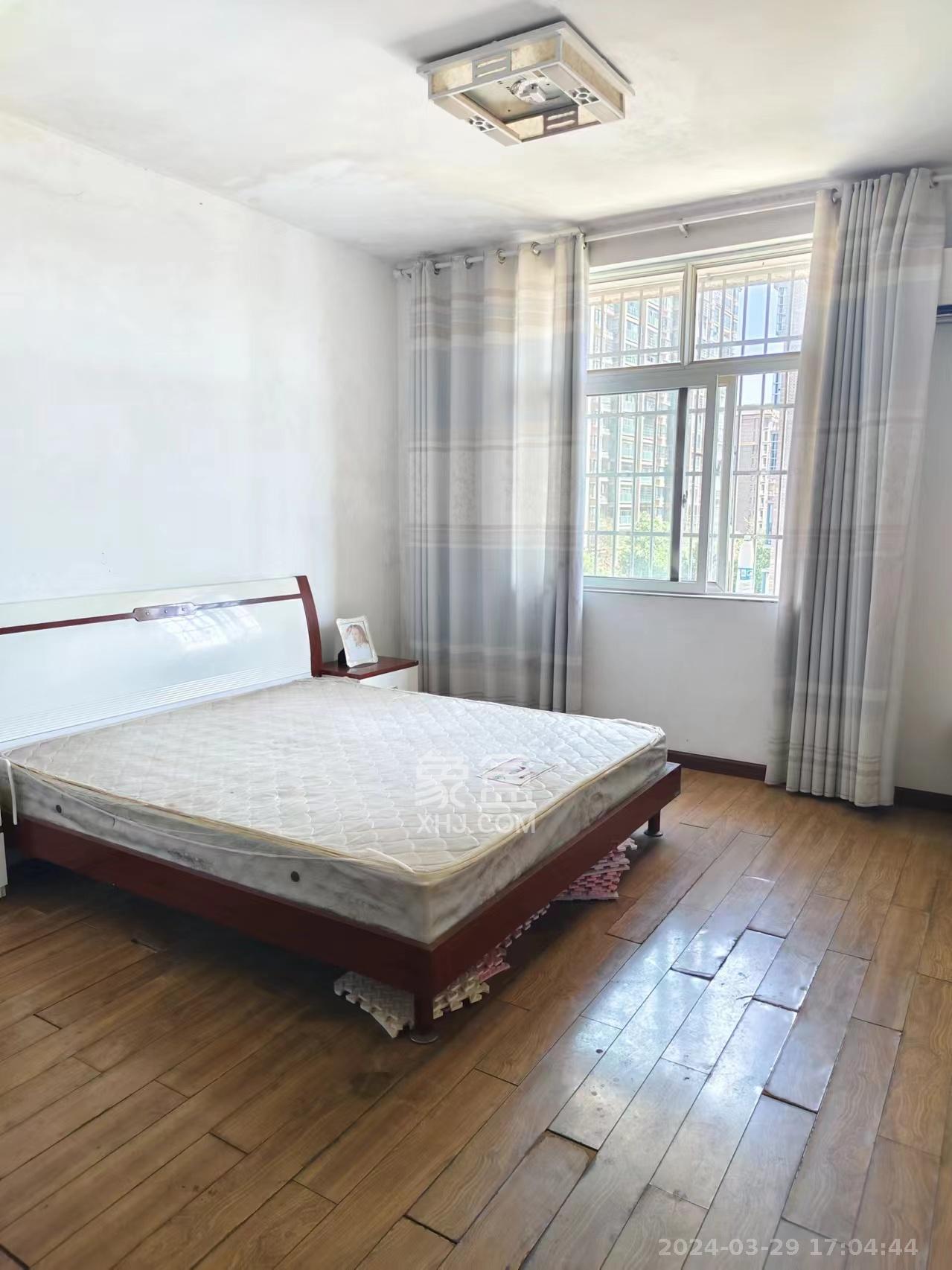 泉塘小区  2室2厅1卫   1200.00元/月室内图