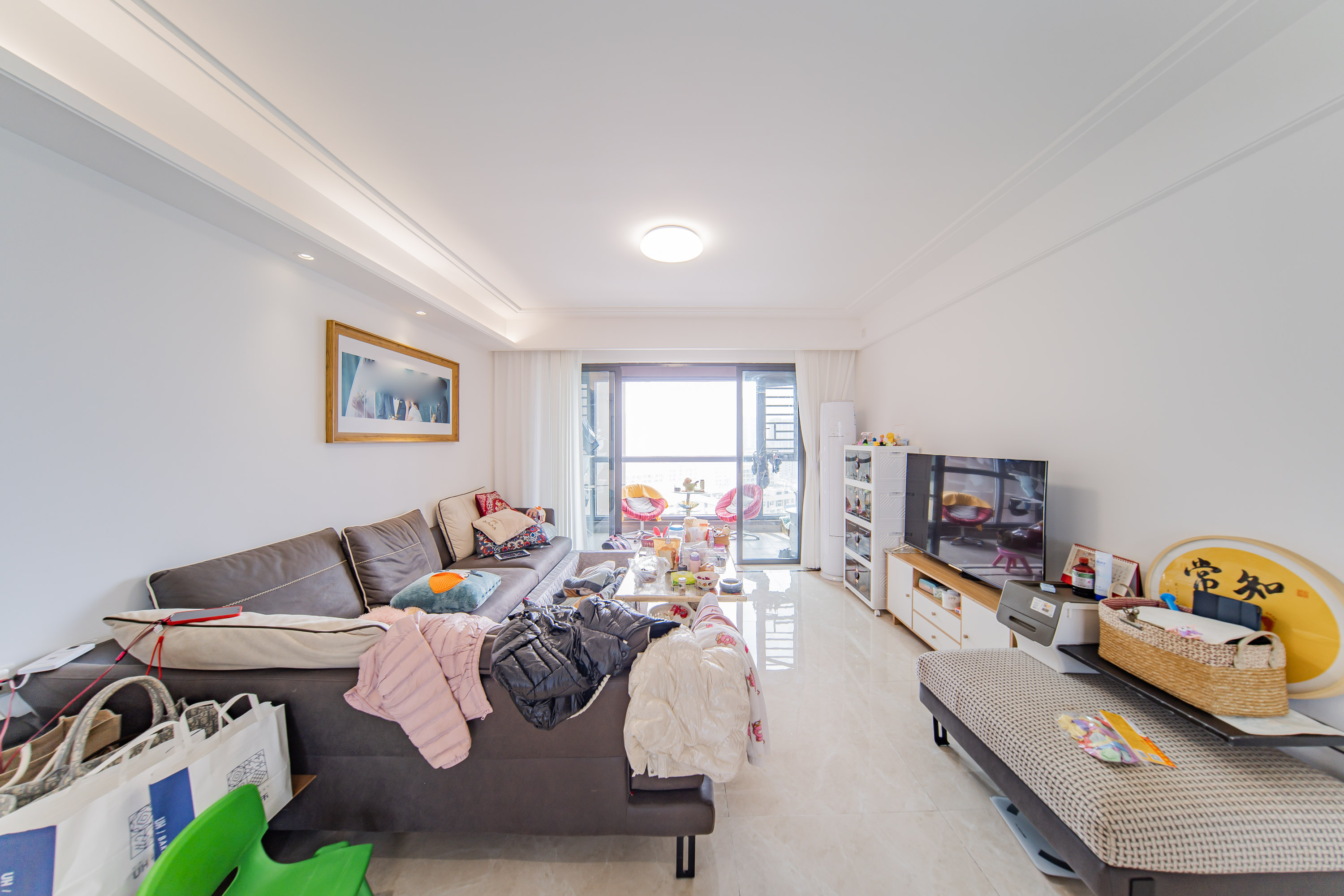 深业鹭栖府  4室2厅2卫    235.0万客厅