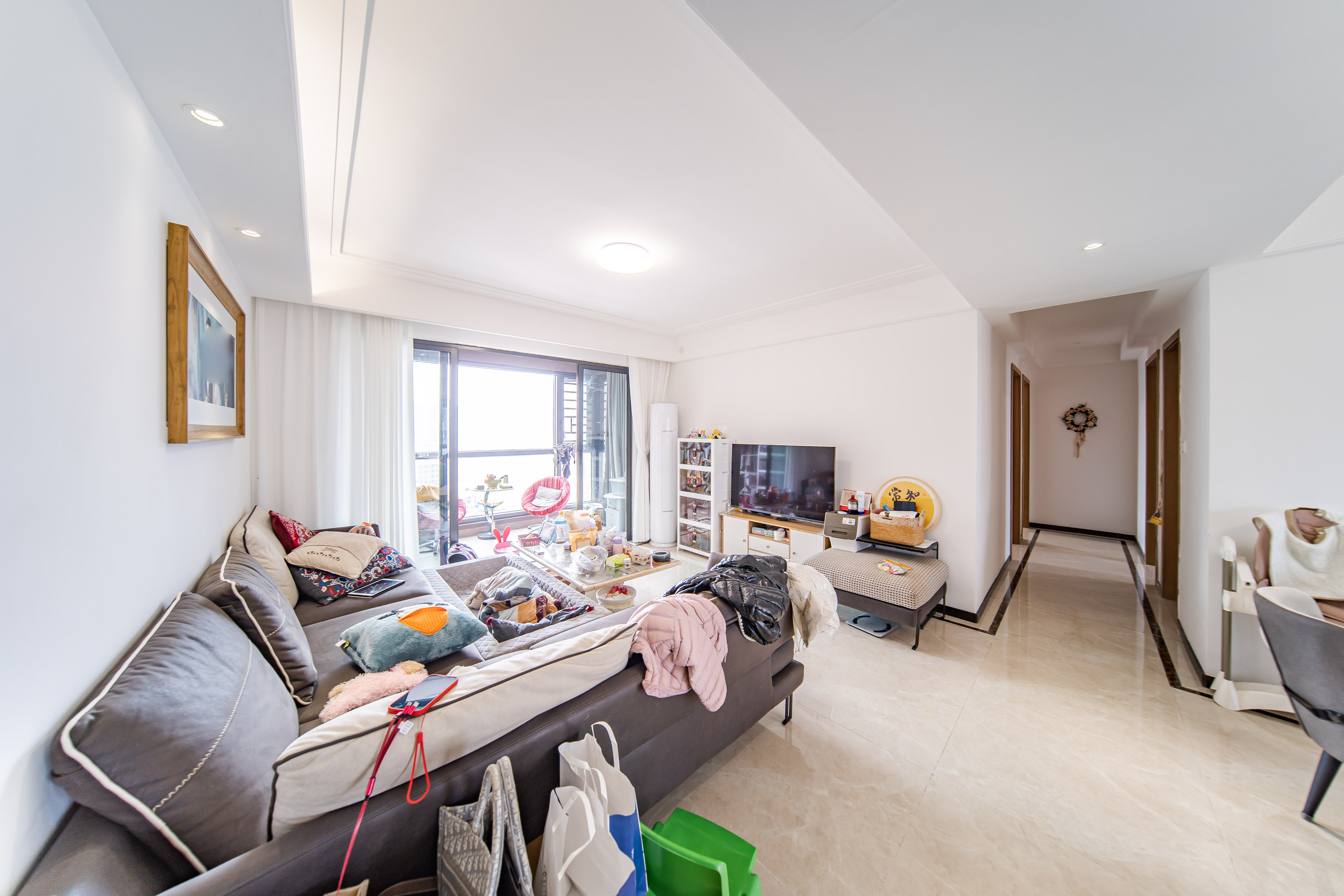 深业鹭栖府  4室2厅2卫    235.0万客厅