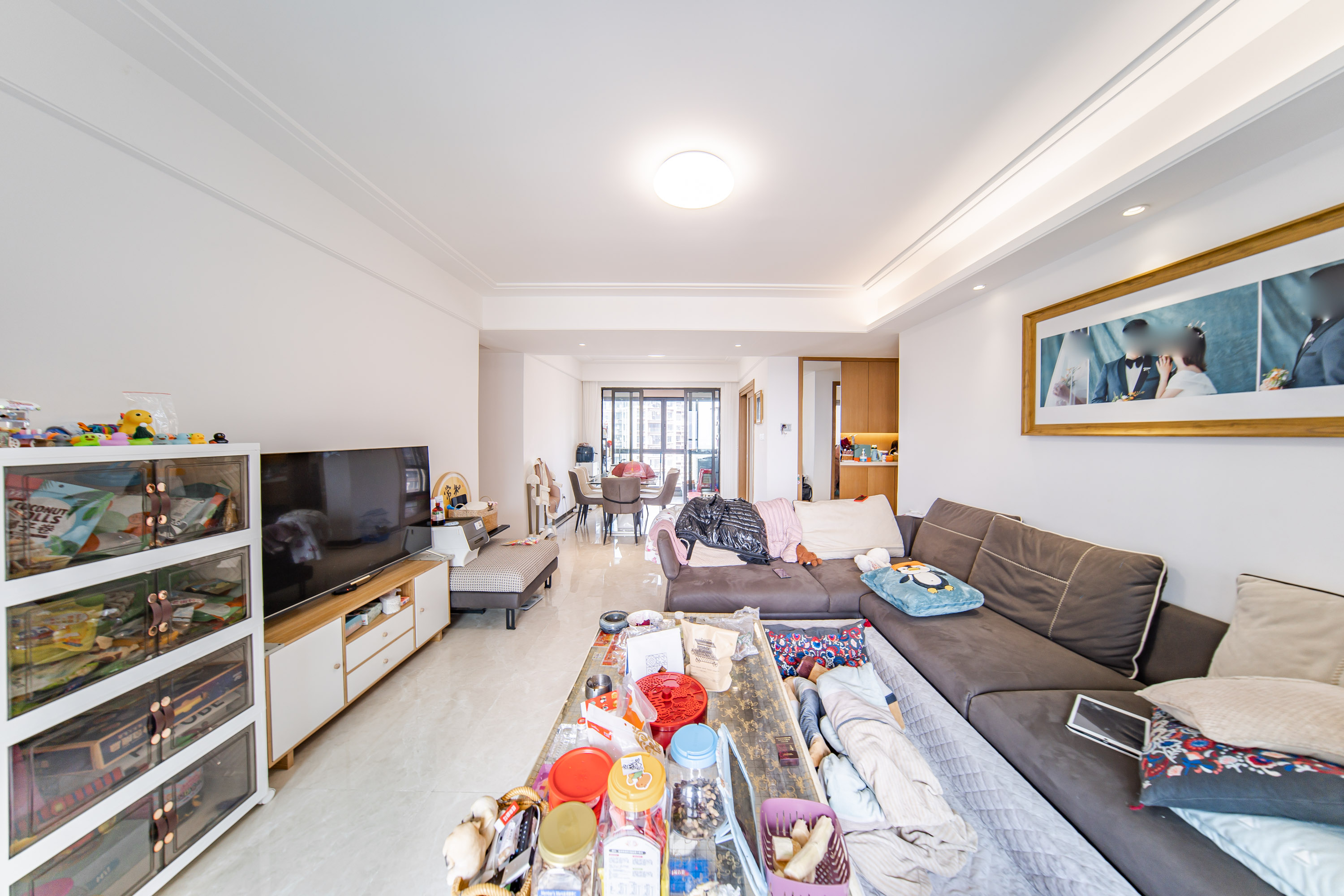 深业鹭栖府  4室2厅2卫    235.0万客厅