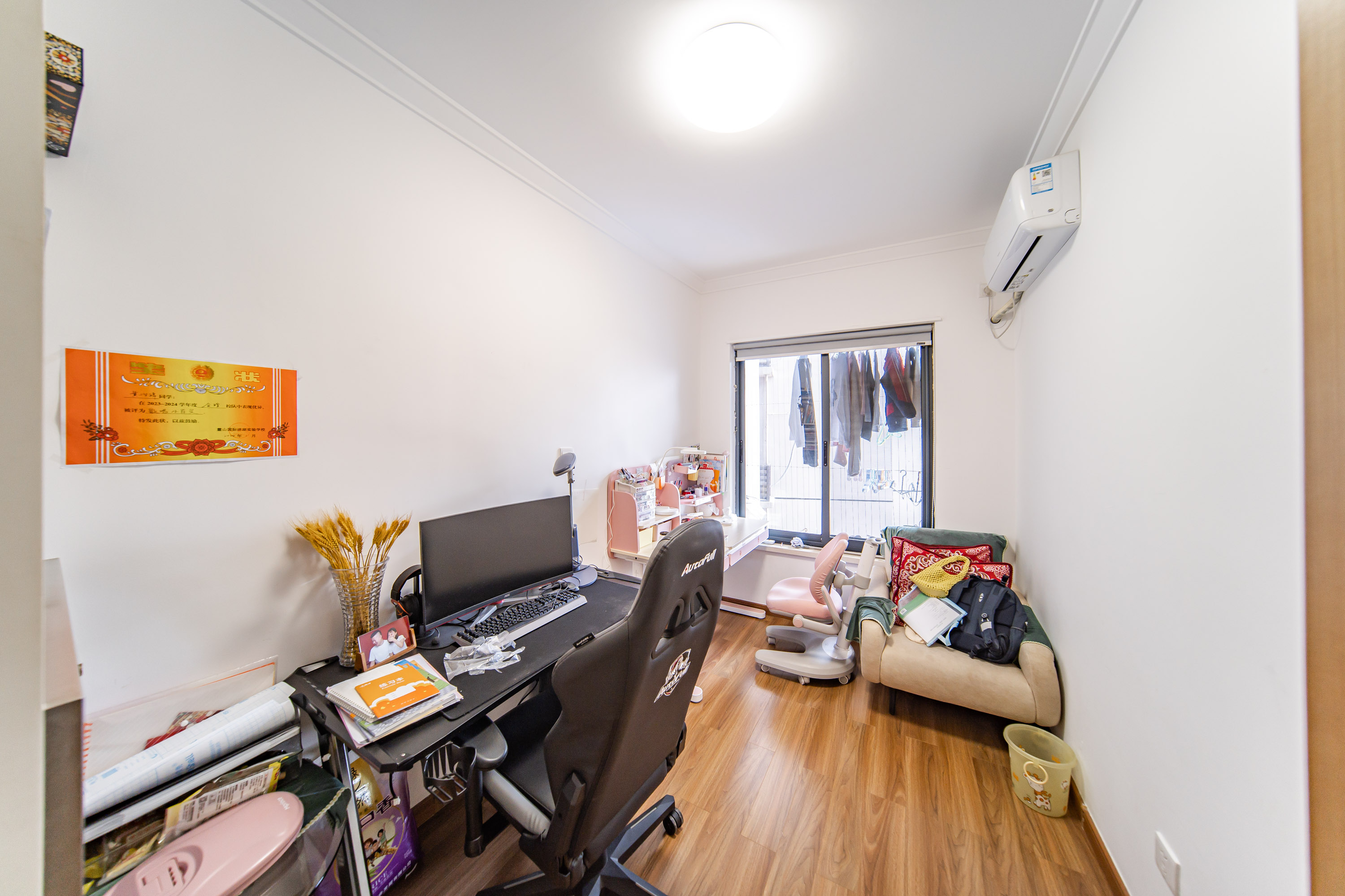 深业鹭栖府  4室2厅2卫    235.0万卧室