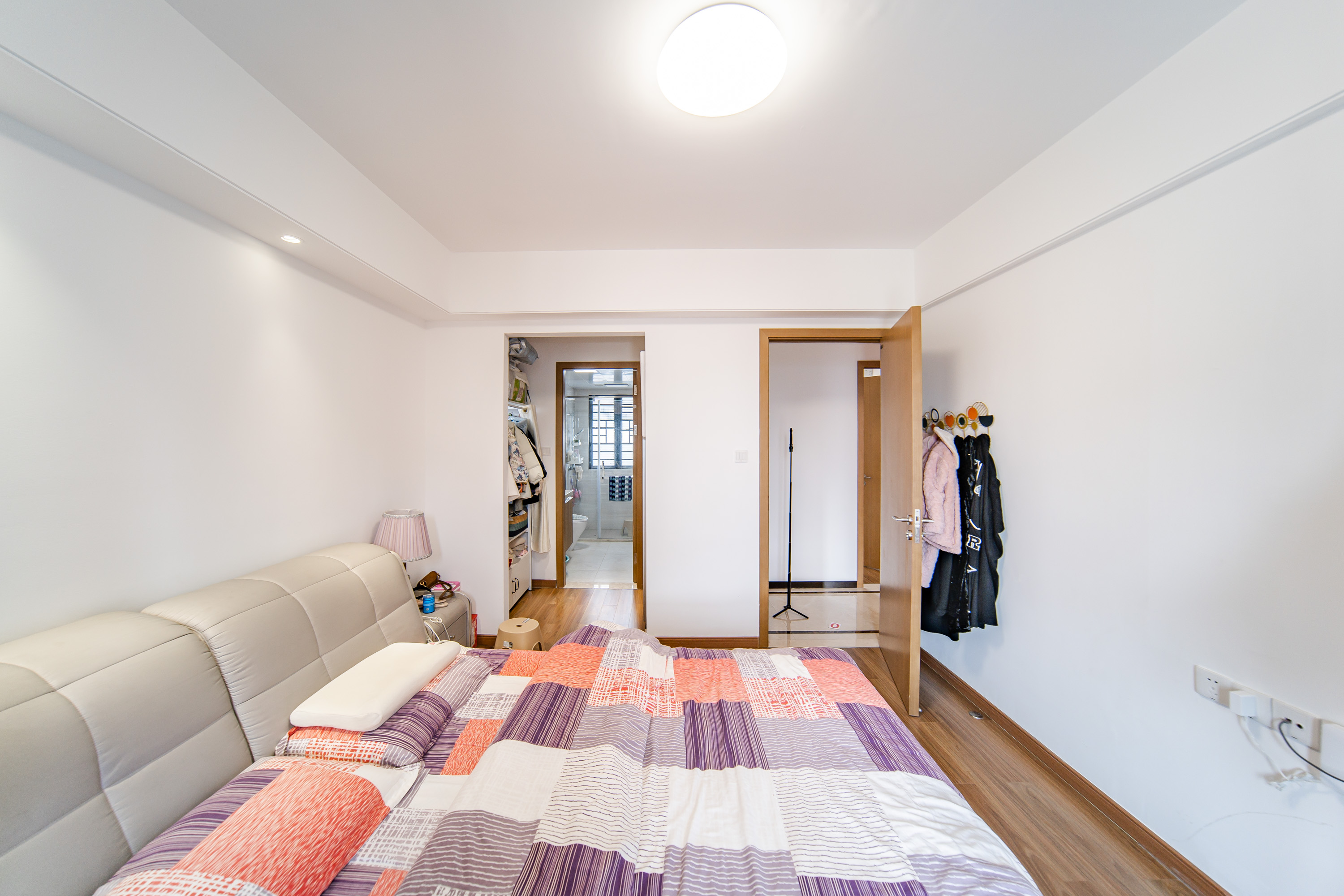 深业鹭栖府  4室2厅2卫    235.0万卧室