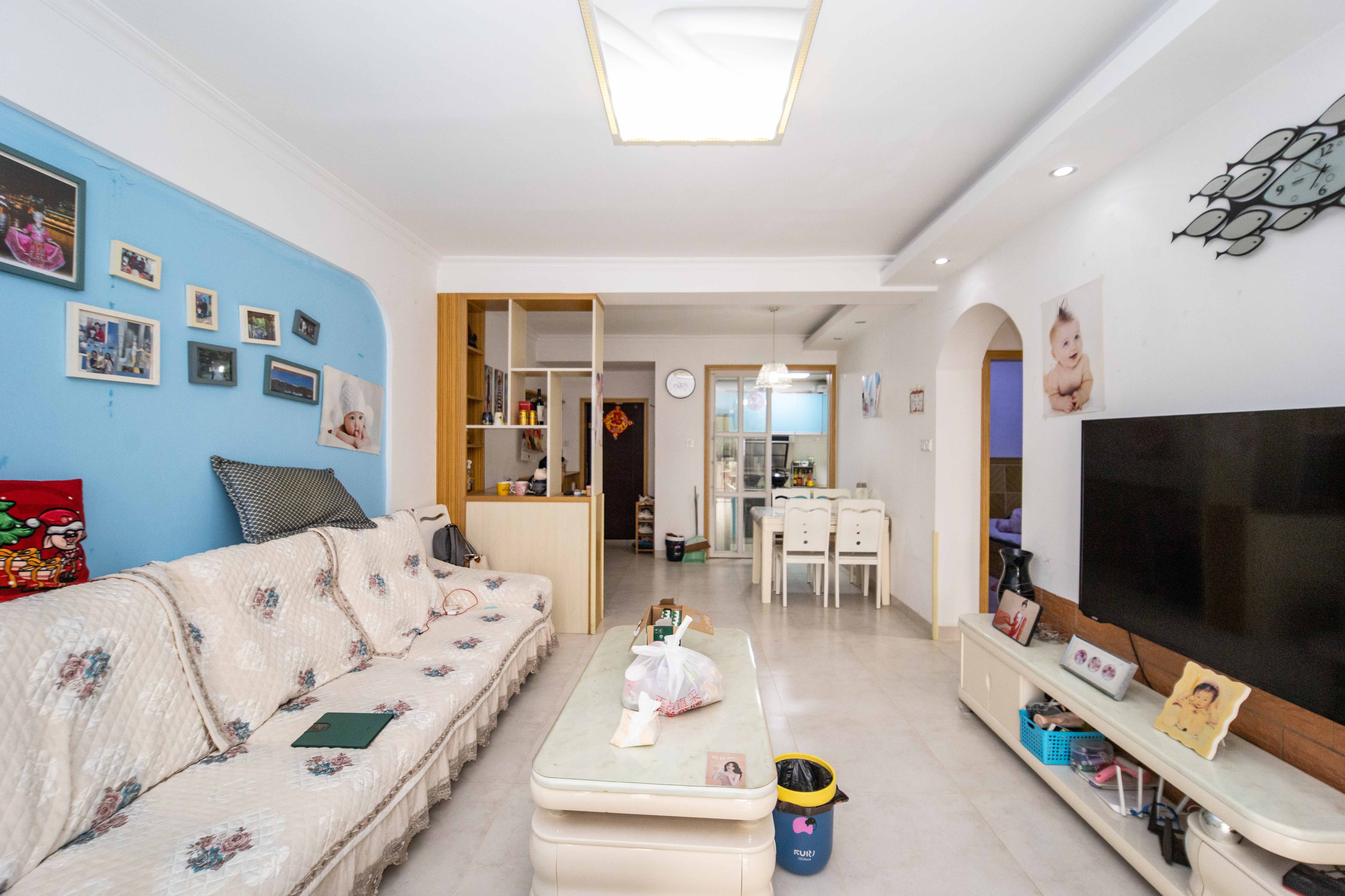 长房白沙湾 2室2厅1卫 85.0万 长房白沙湾 2室2厅1卫 85.0万客厅