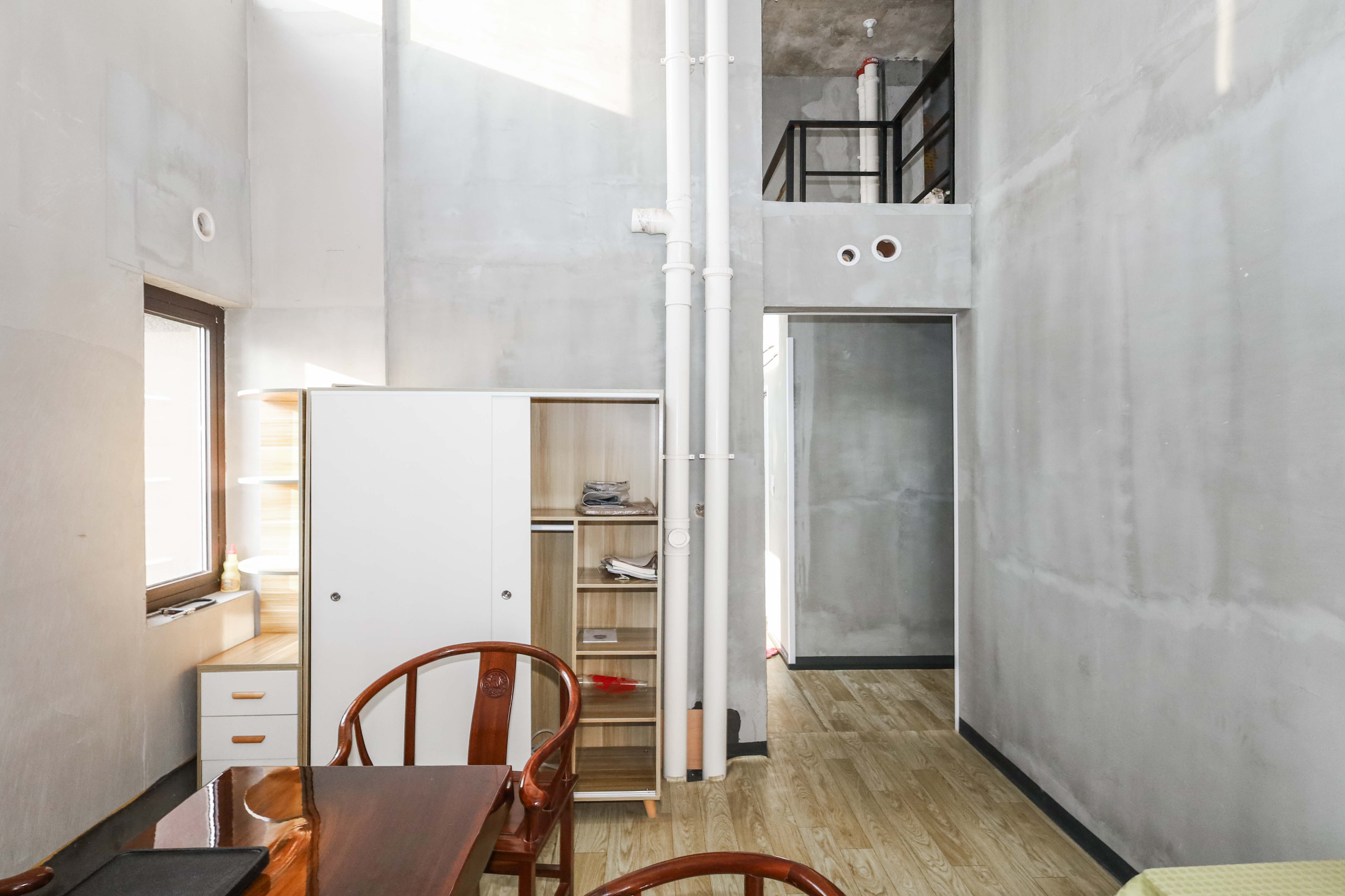 建发央著  4室2厅2卫   268.00万客厅