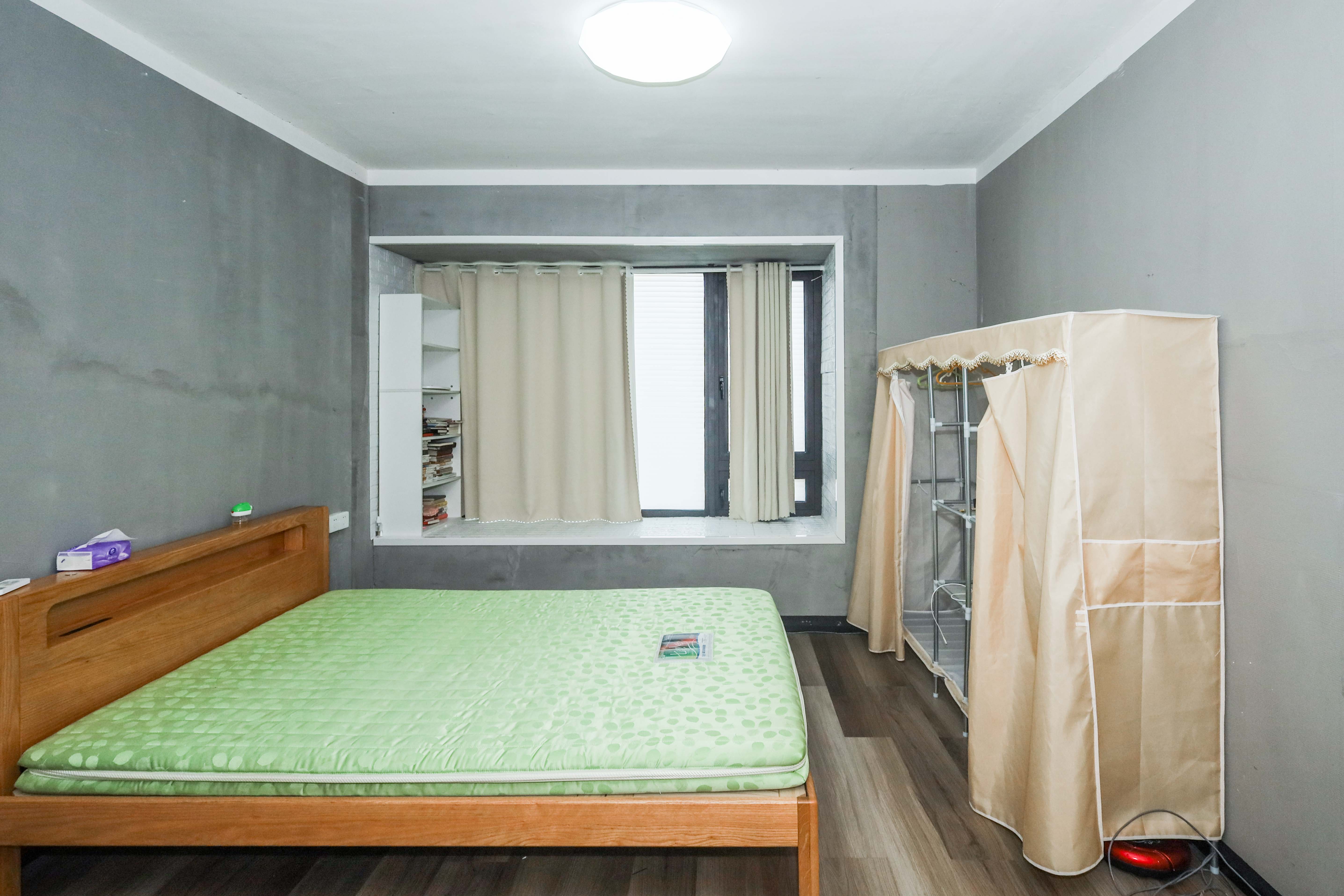 建发央著  4室2厅2卫   268.00万卧室