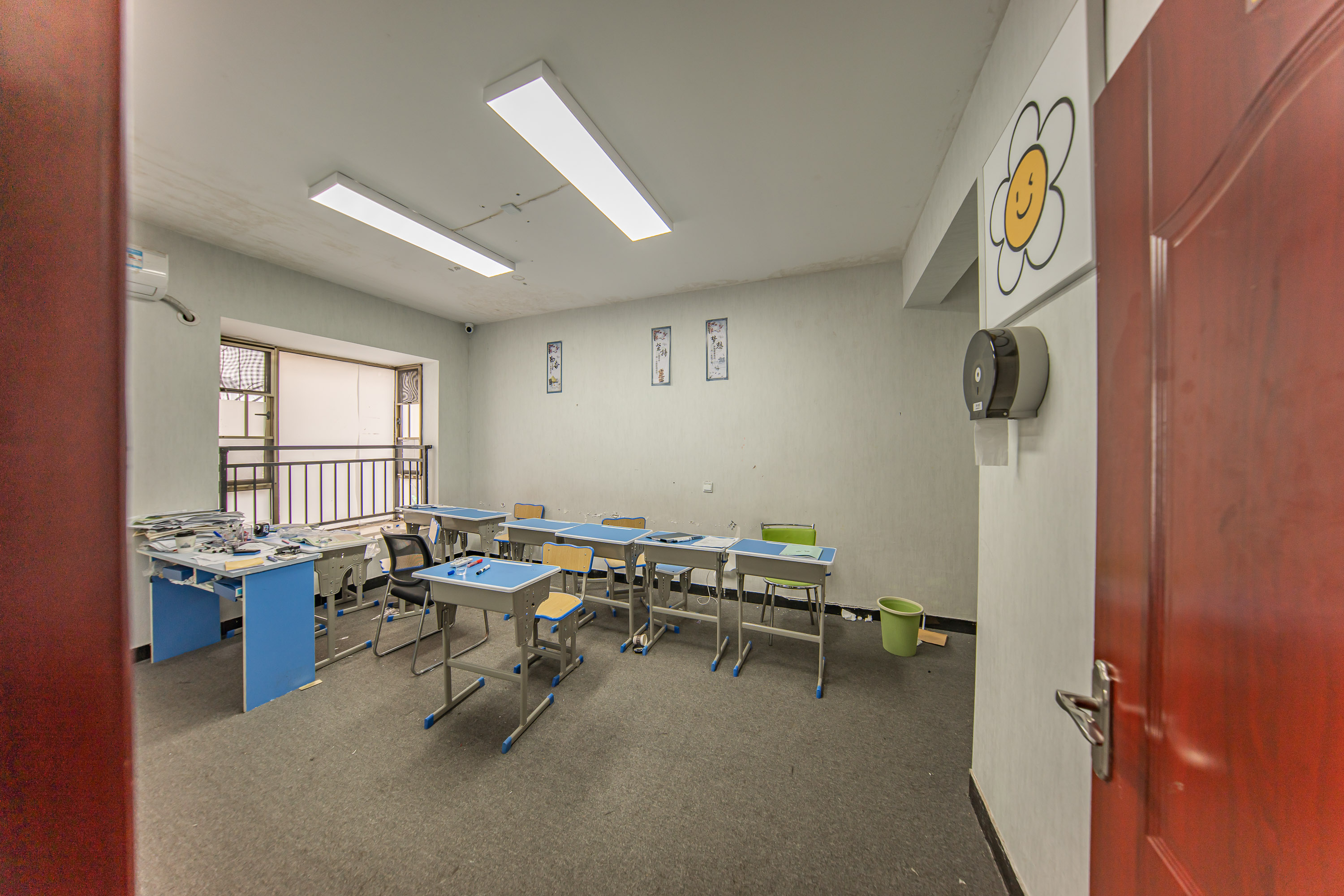 江山帝景雅典  3室2厅2卫   140.00万卧室