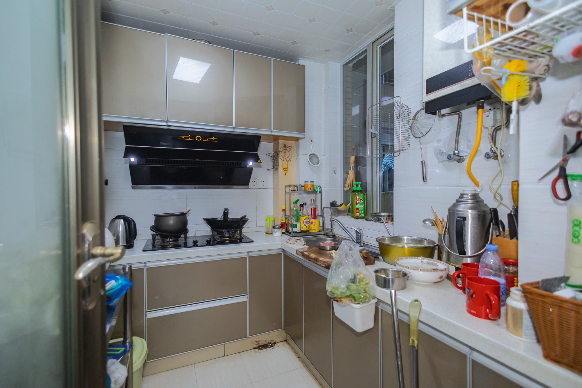 恒广国际景园一二区  2室2厅1卫    63.0万 恒广国际景园一二区  2室2厅1卫    63.0万厨房