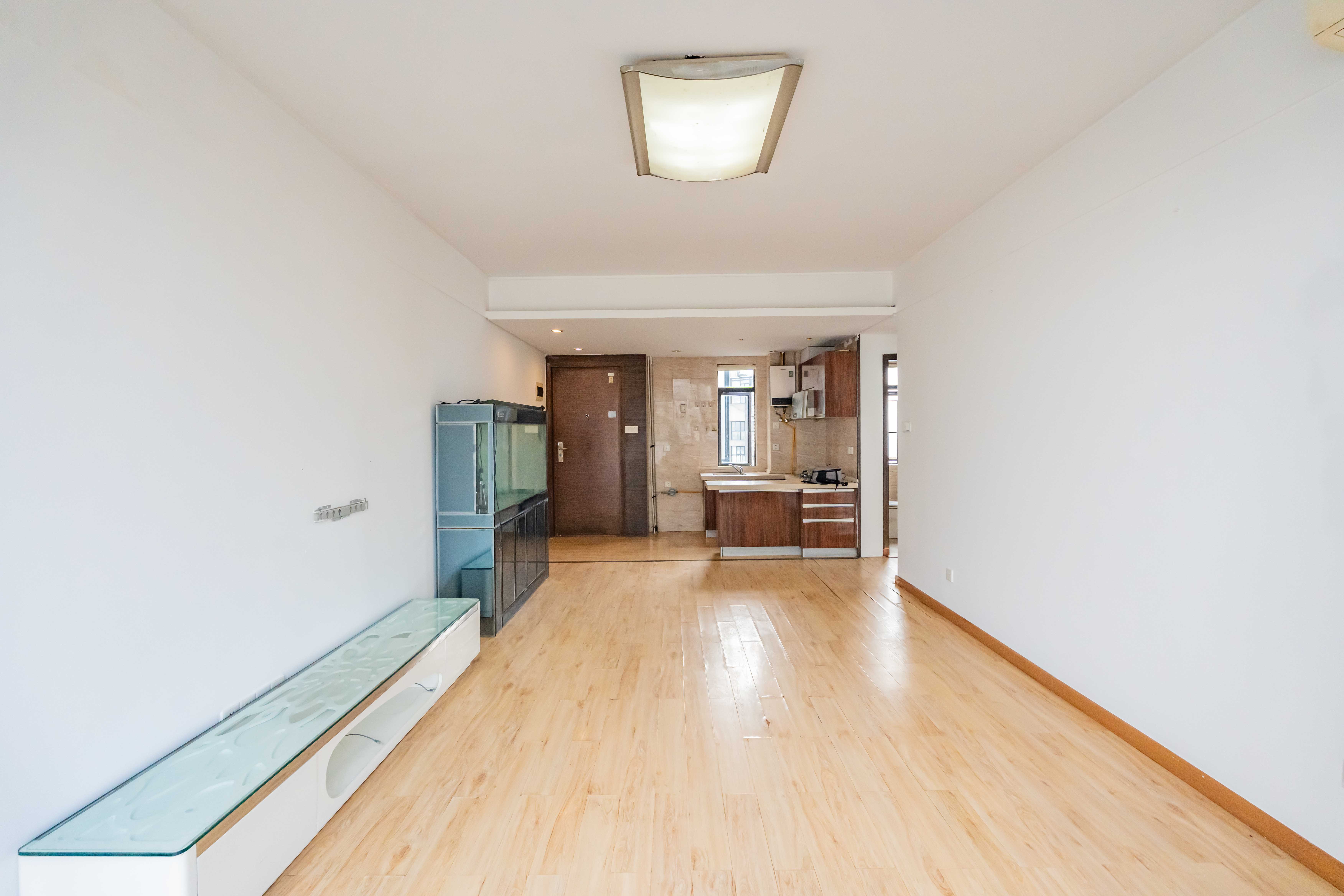 金土地第一湾  2室2厅1卫    68.0万客厅