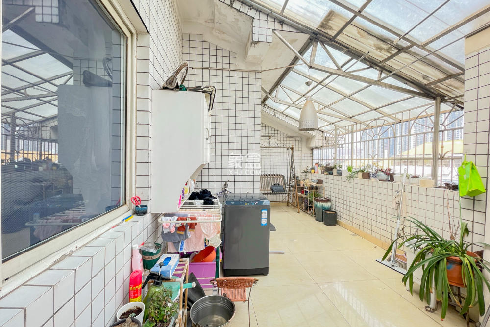 綠蔭家園  4室2廳3衛(wèi)   125.80萬