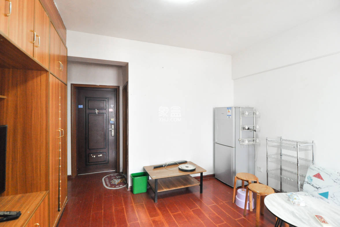 谋房博客(博客天街)  1室1厅1卫    35.0万 谋房博客(博客天街)  1室1厅1卫    35.0万客厅