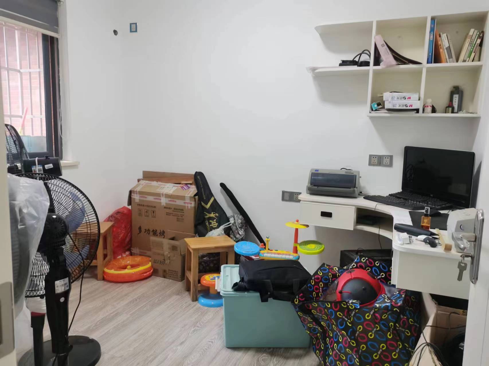 中央皇庭 3室2厅1卫 56.0万 中央皇庭 3室2厅1卫 56.0万室内图