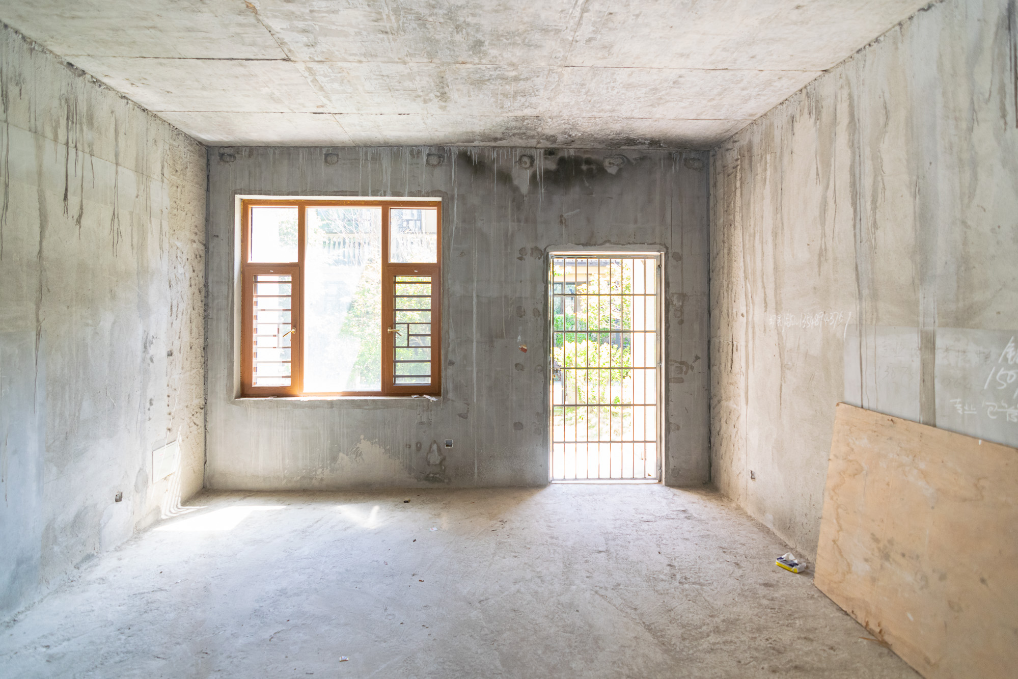 润和紫郡一期  6室3厅2卫    258.0万 润和紫郡一期  6室3厅2卫    258.0万客厅