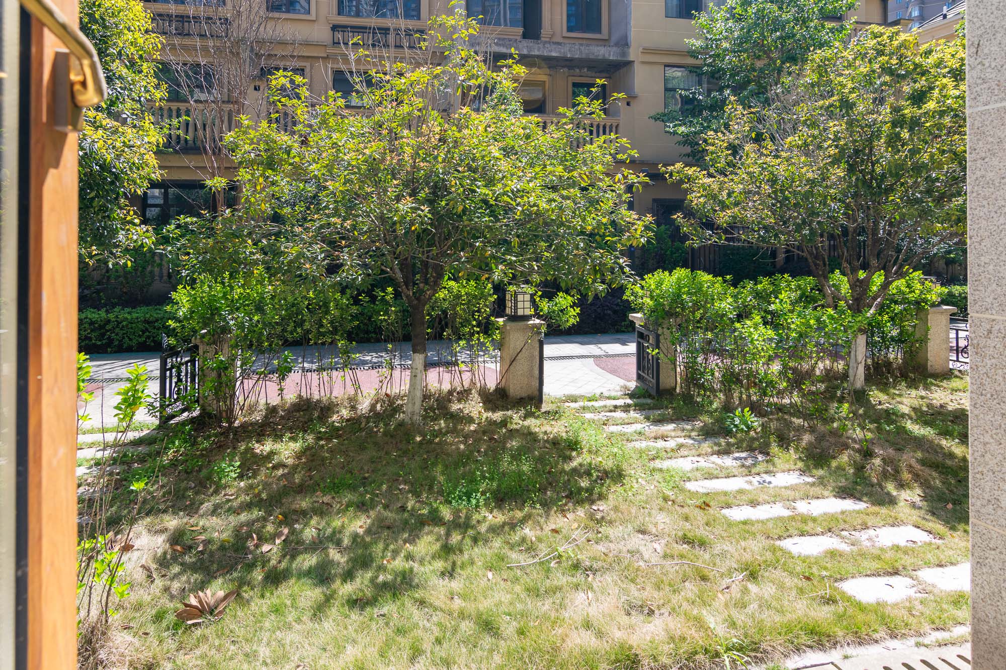 润和紫郡一期  6室3厅2卫    258.0万 润和紫郡一期  6室3厅2卫    258.0万其他