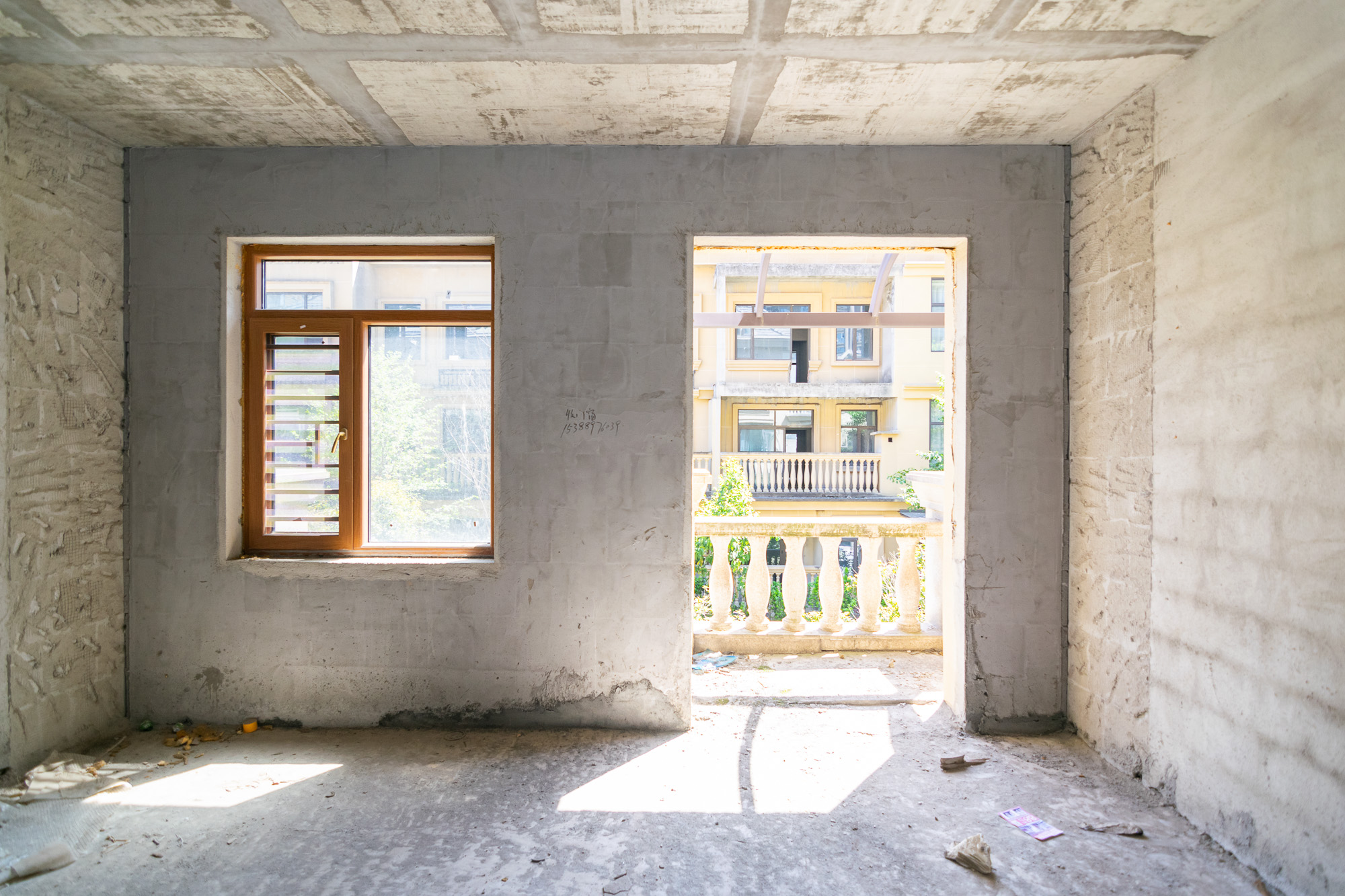 润和紫郡一期  6室3厅2卫    258.0万 润和紫郡一期  6室3厅2卫    258.0万卧室