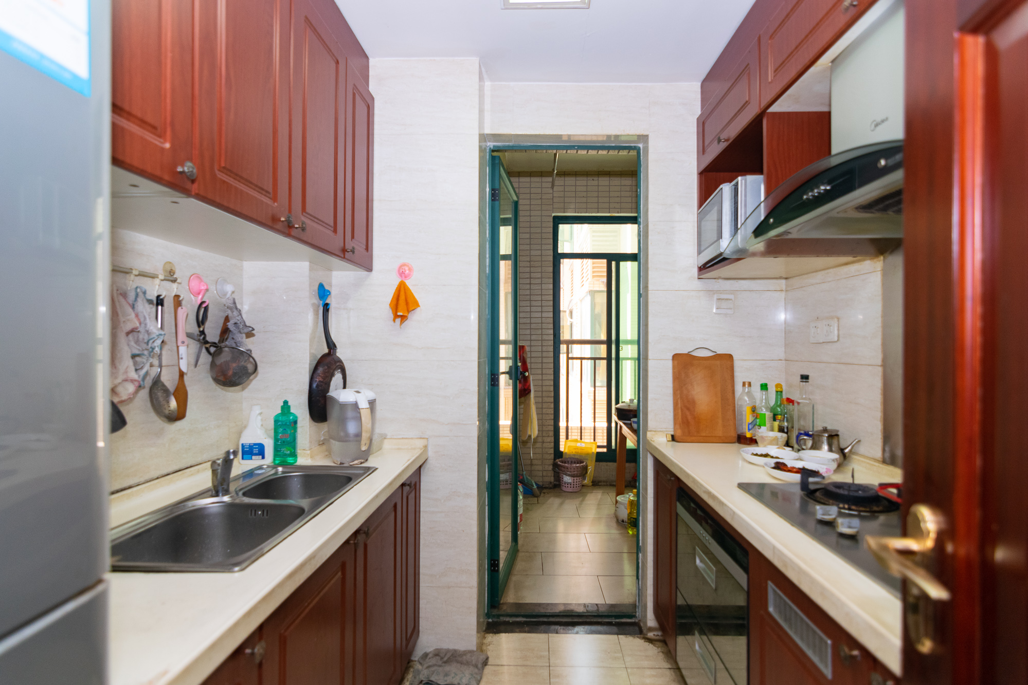 富基世纪公园  3室2厅1卫    64.8万 富基世纪公园  3室2厅1卫    64.8万厨房