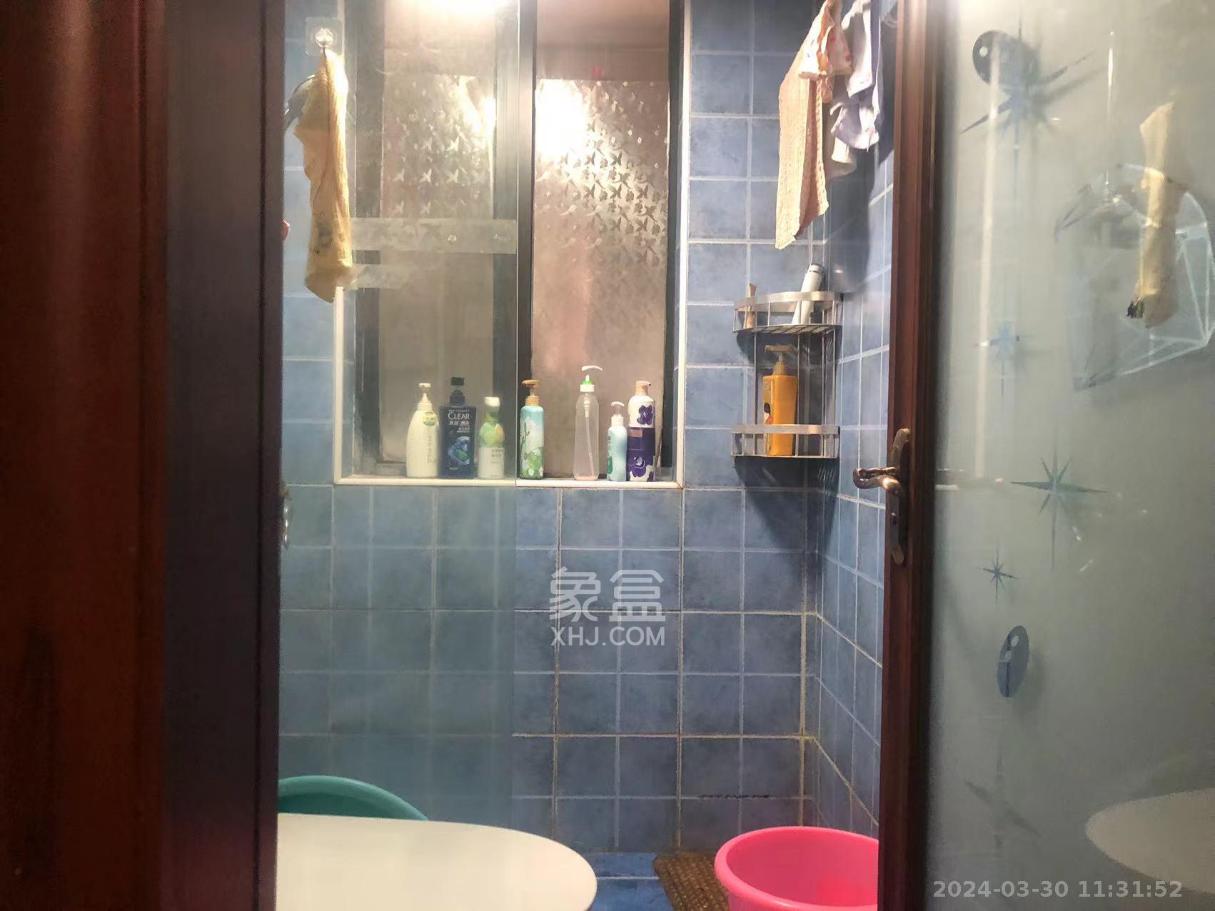 三一街区  2室2厅1卫   2000.00元/月室内图