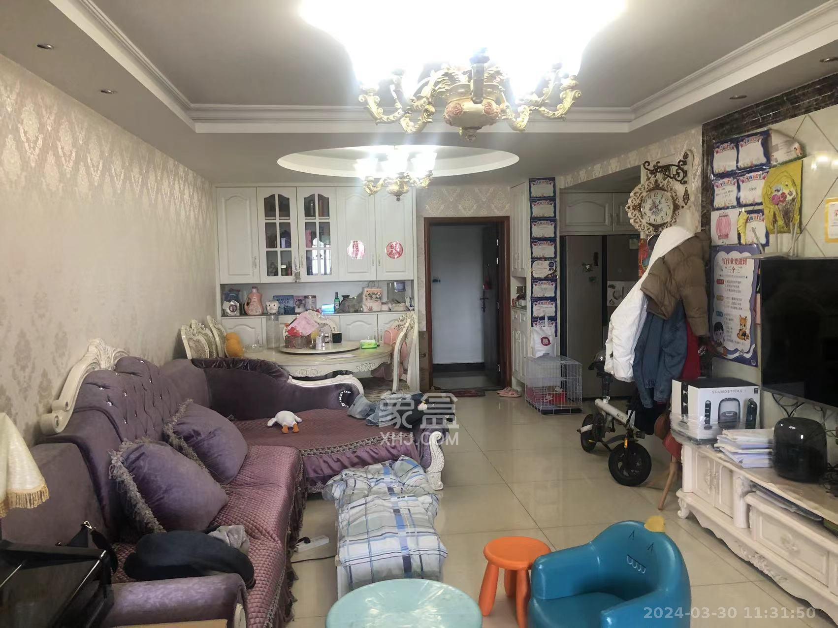 三一街区  2室2厅1卫   2000.00元/月室内图