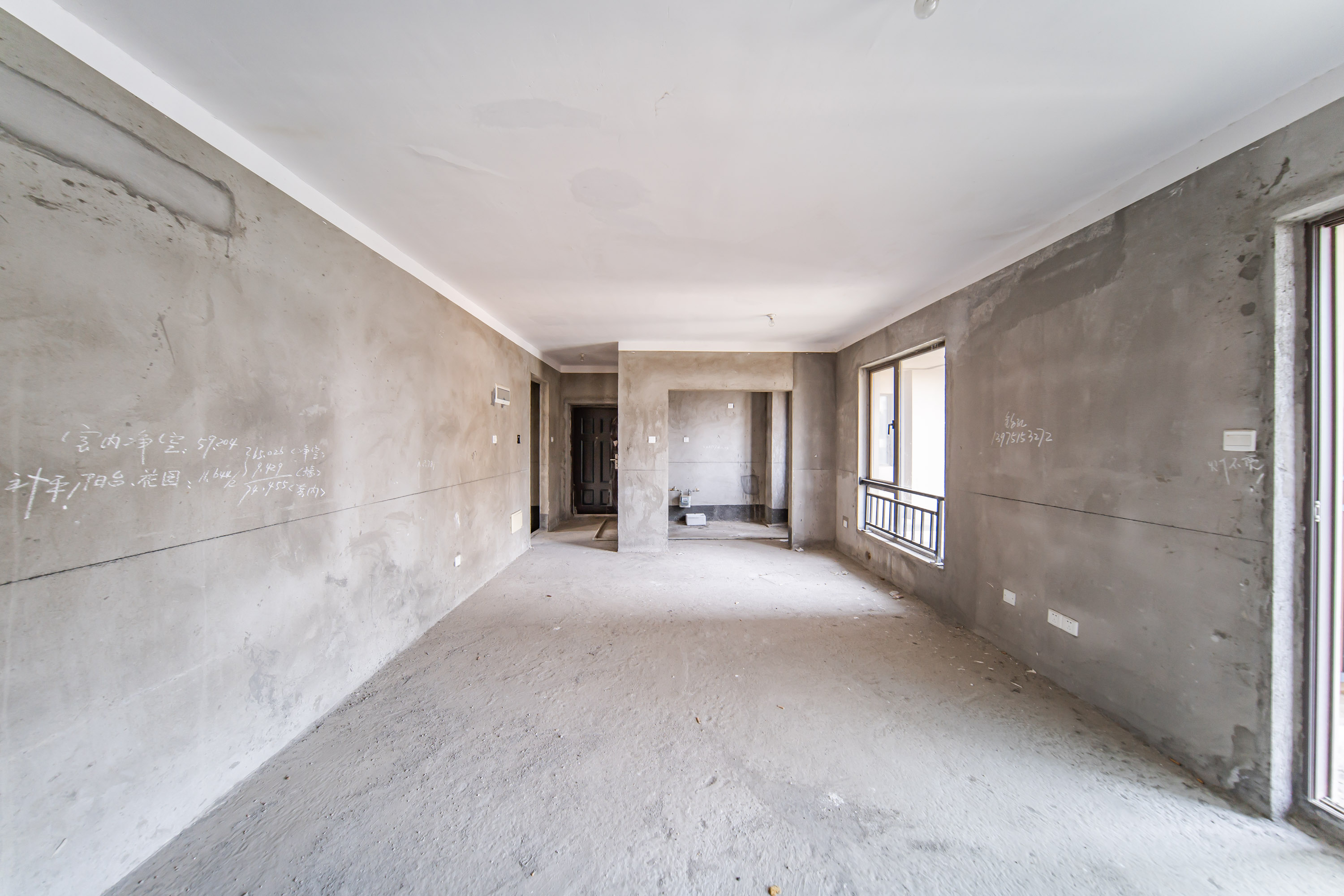 合能洋湖公馆  3室2厅3卫    86.0万 合能洋湖公馆  3室2厅3卫    86.0万客厅