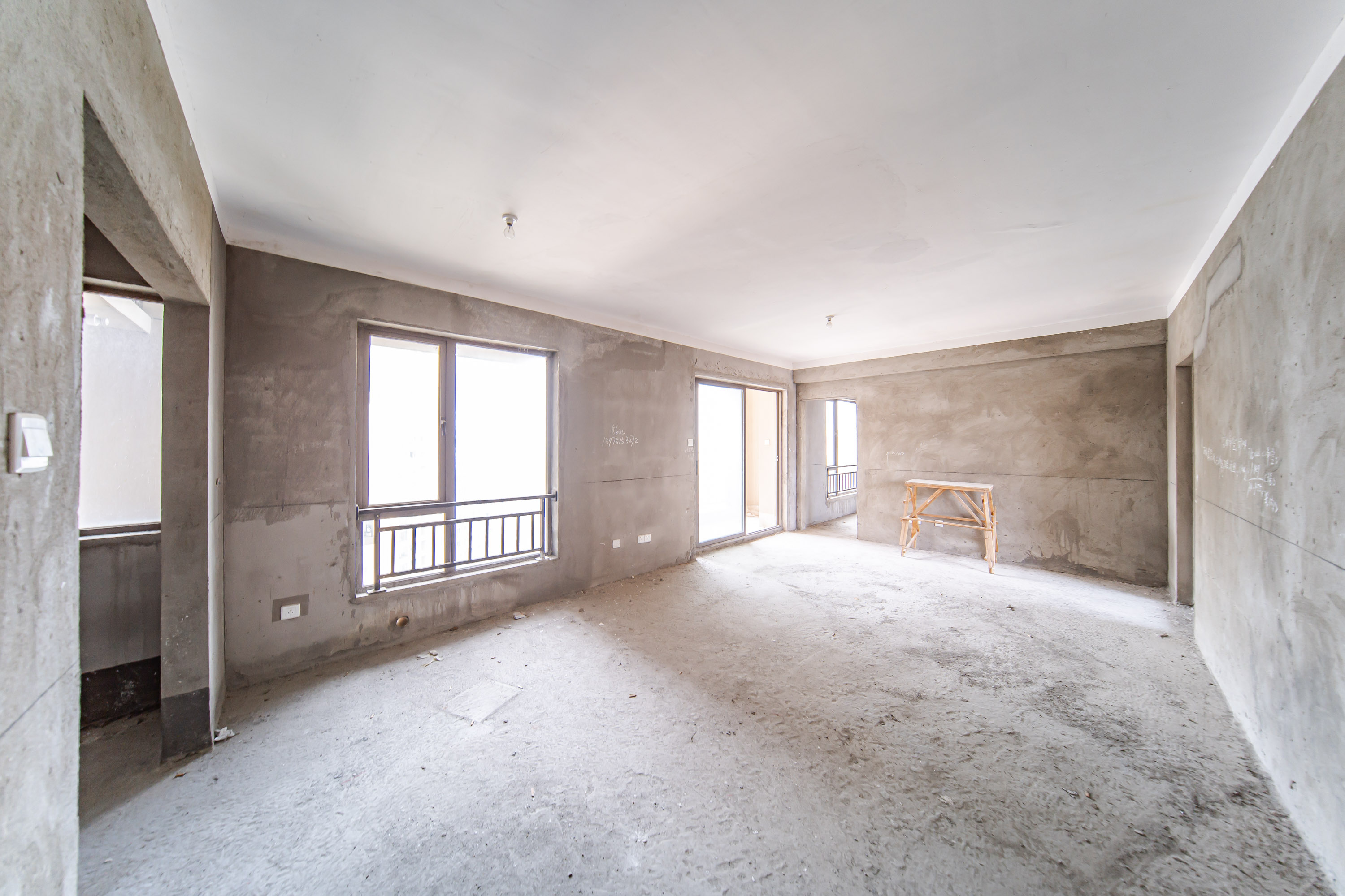 合能洋湖公馆  3室2厅3卫    86.0万 合能洋湖公馆  3室2厅3卫    86.0万客厅