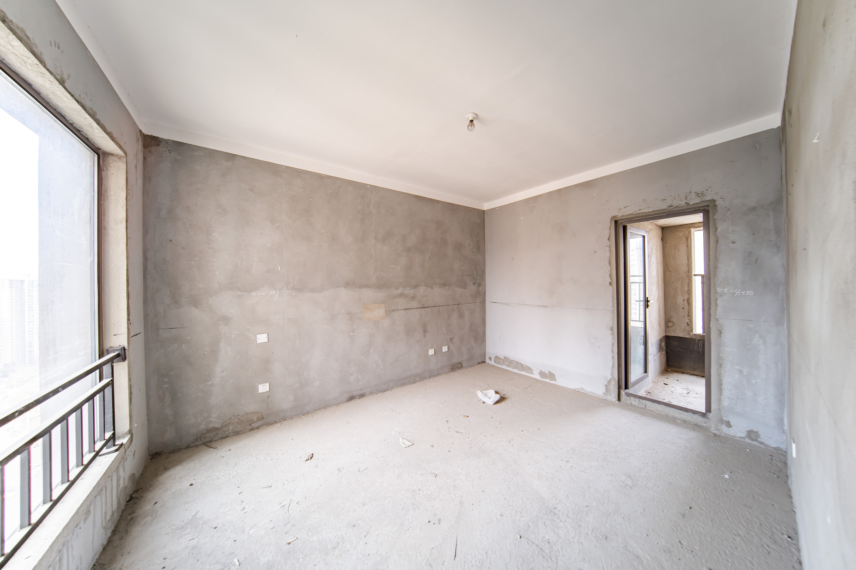 合能洋湖公馆  3室2厅3卫    86.0万 合能洋湖公馆  3室2厅3卫    86.0万卧室