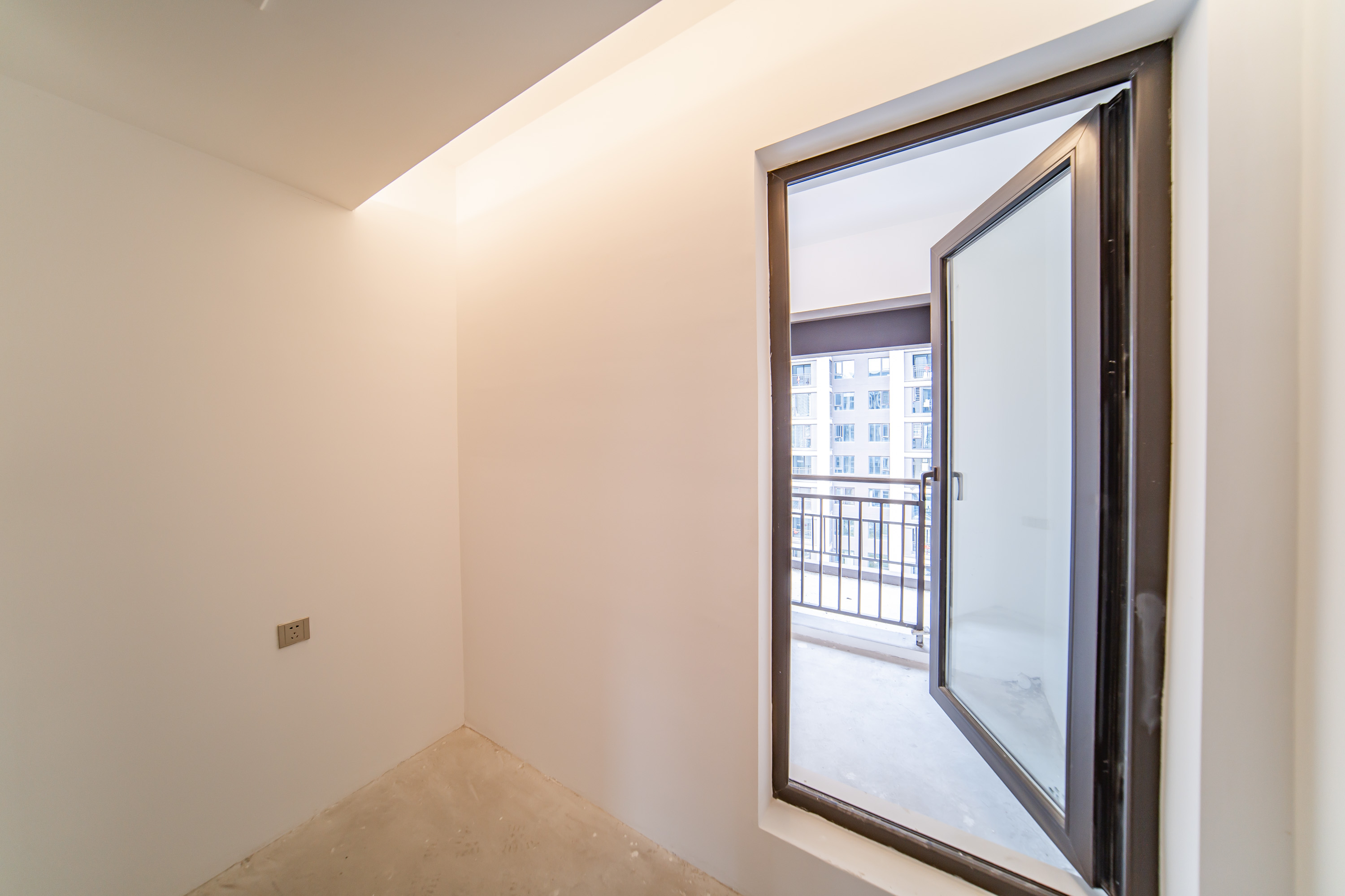 建发电建江山悦  4室2厅2卫    158.9万卧室