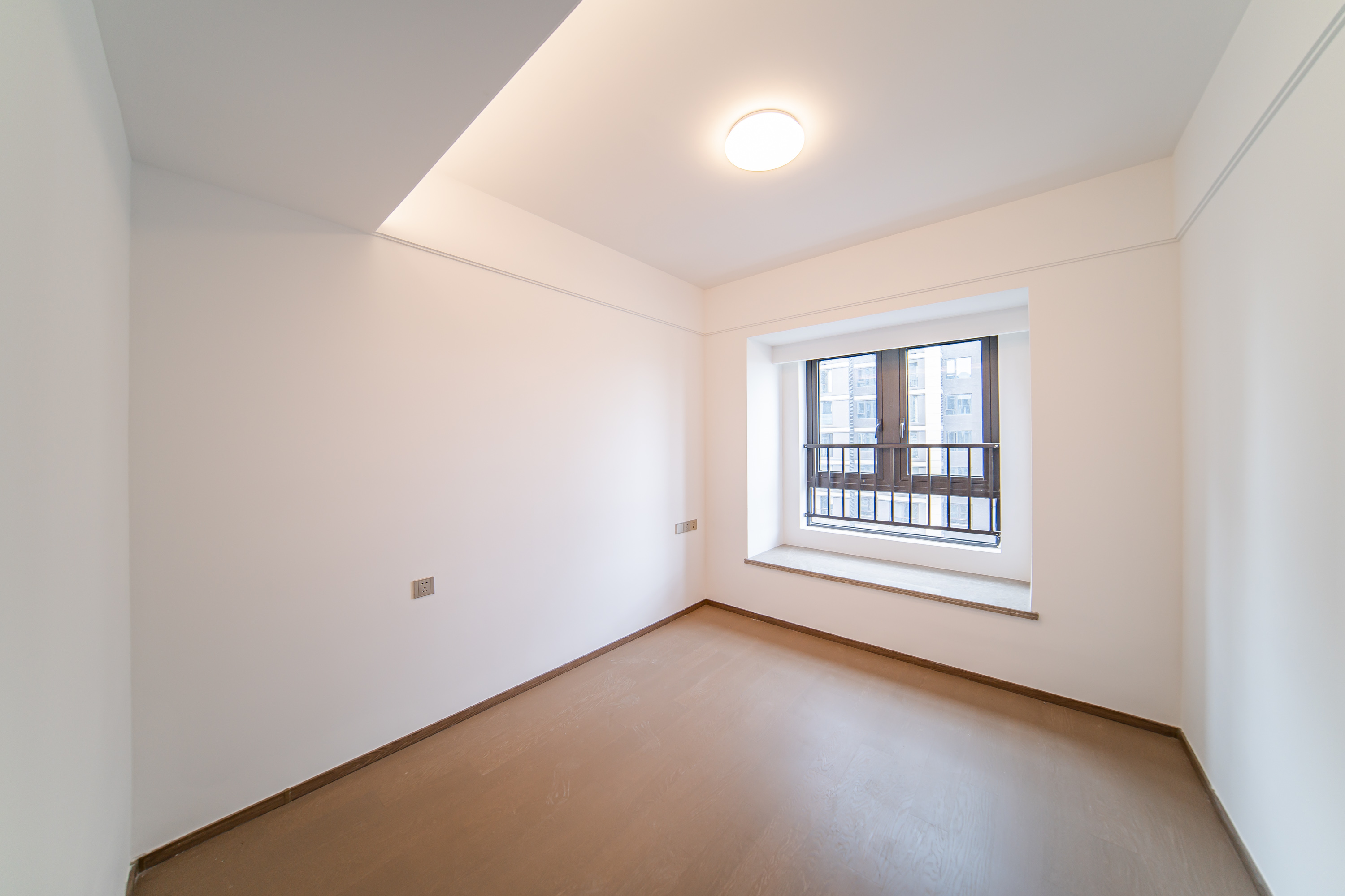 建发电建江山悦  4室2厅2卫    158.9万卧室