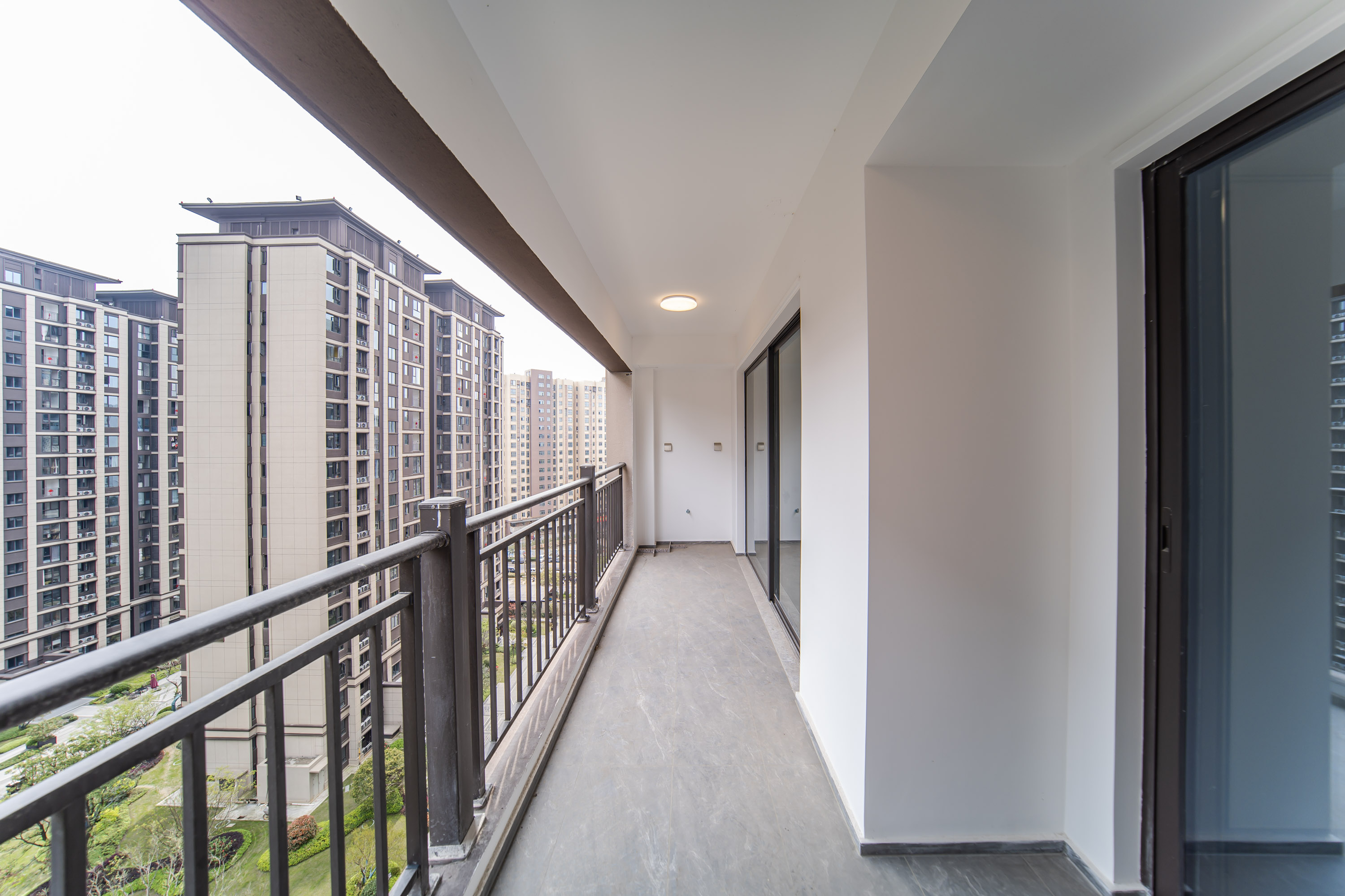 建发电建江山悦  4室2厅2卫    158.9万阳台