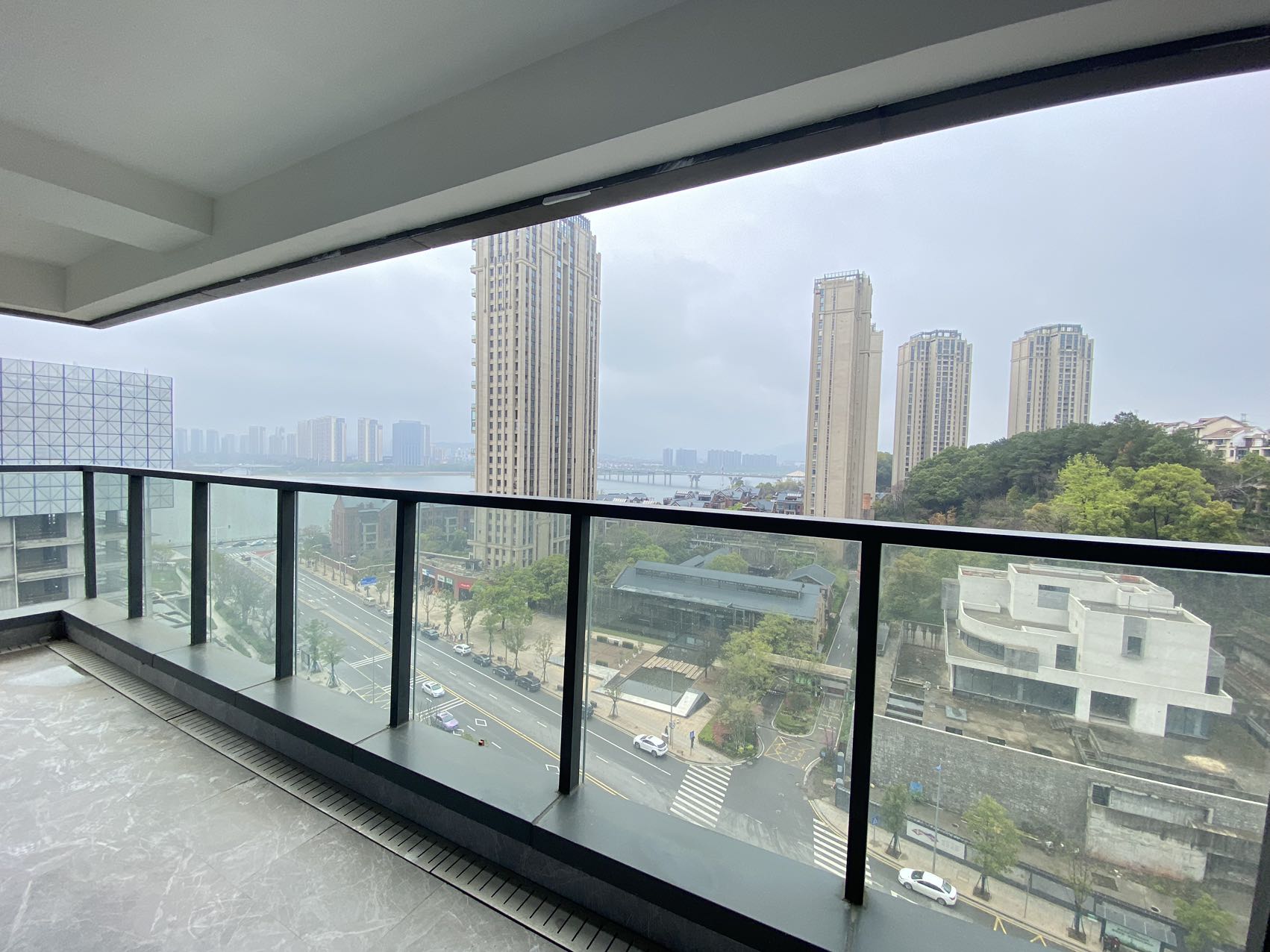 万科紫台  5室2厅4卫   600.00万其他