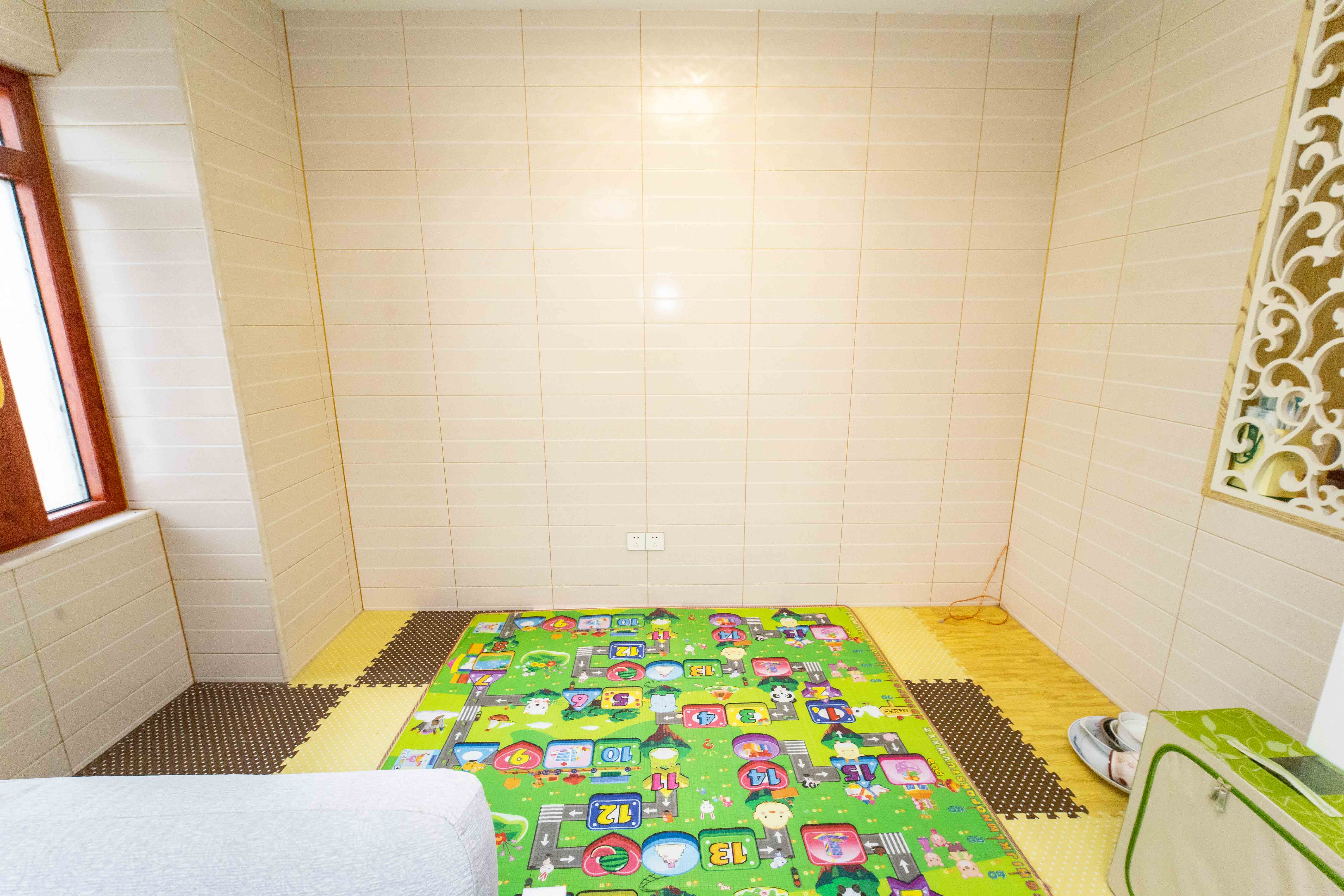 宏华花苑  5室2厅3卫    178.0万 宏华花苑  5室2厅3卫    178.0万其他