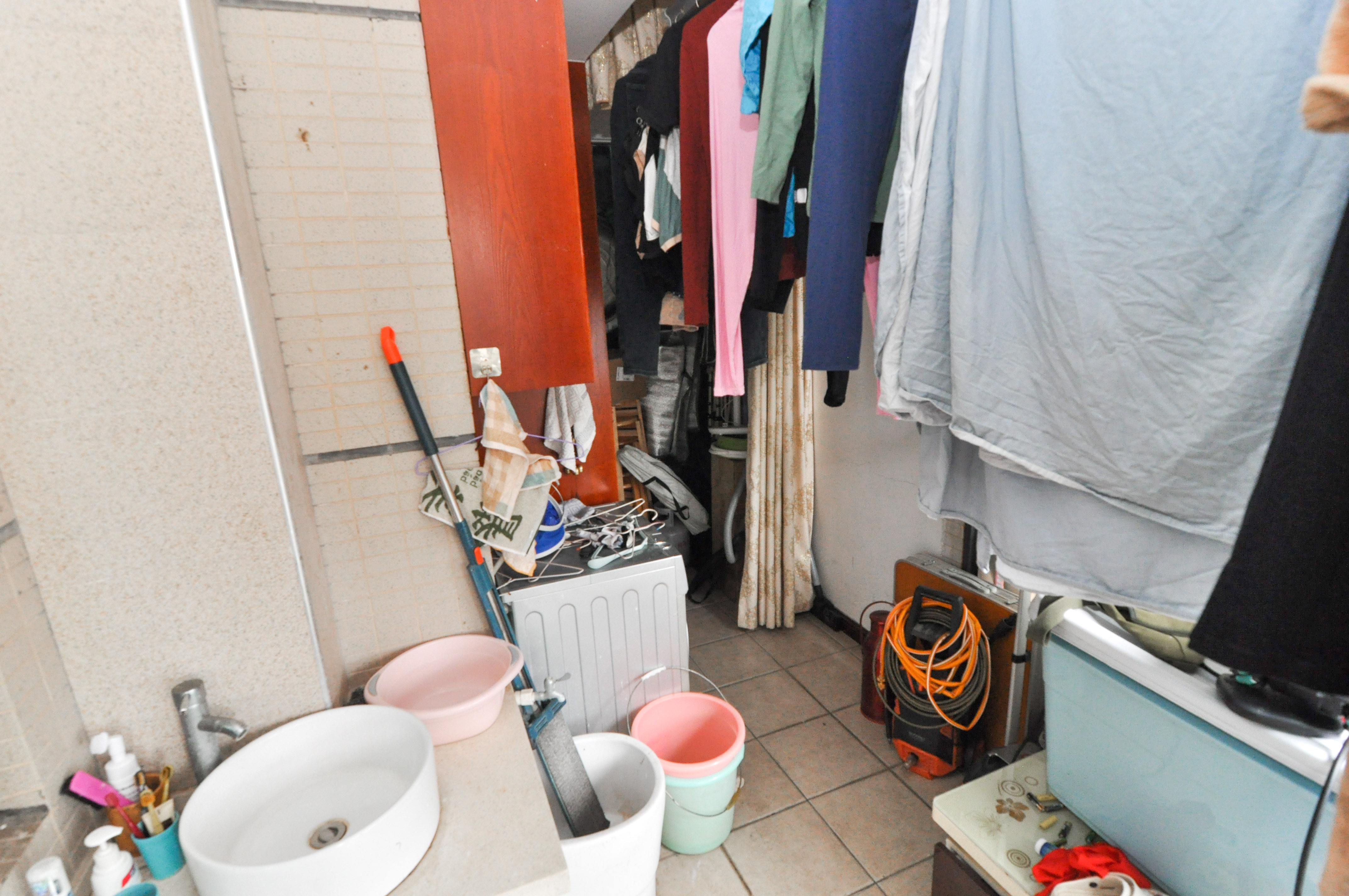 达美D6区  4室2厅2卫   145.00万其他